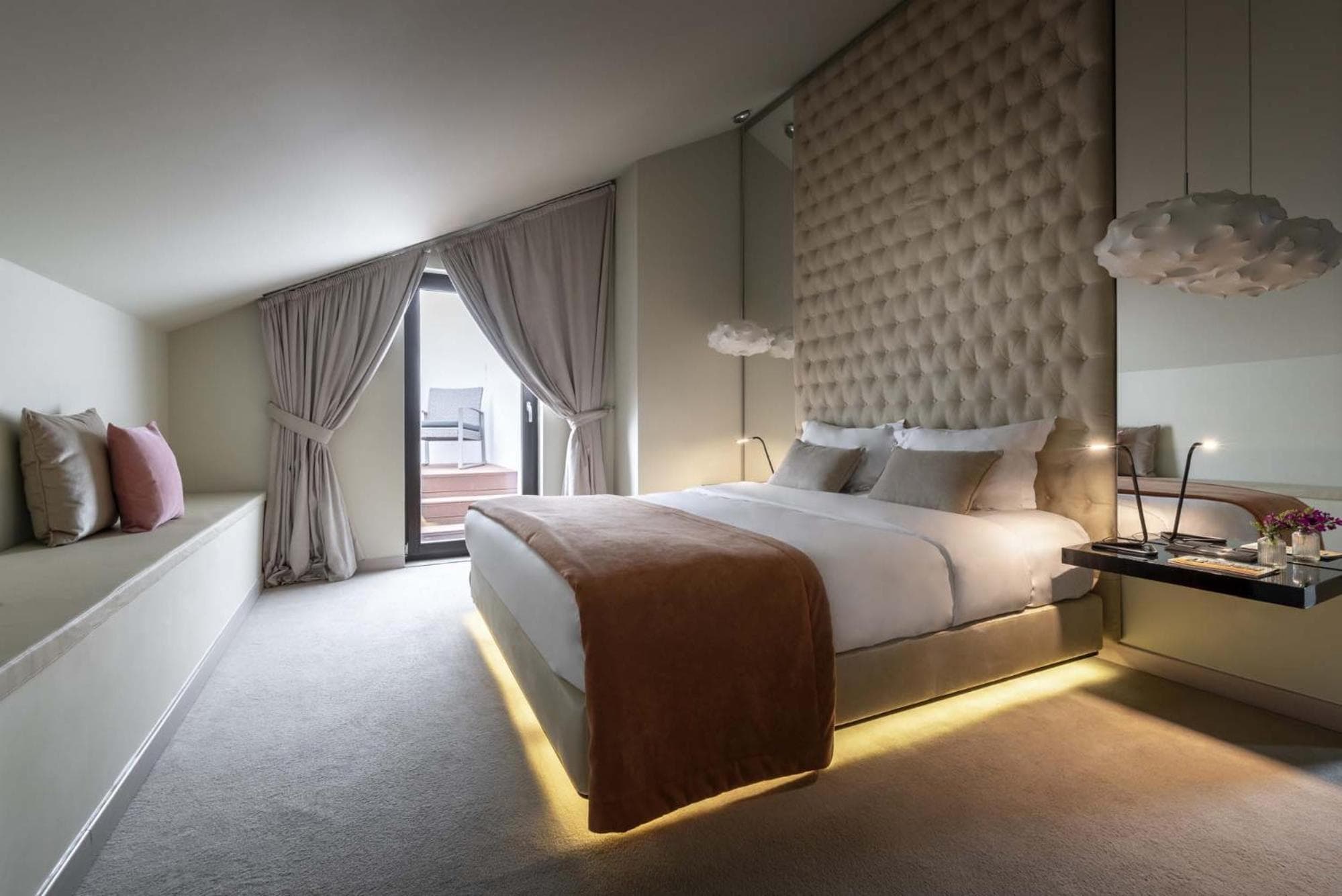 9Hotel Mercy — 17