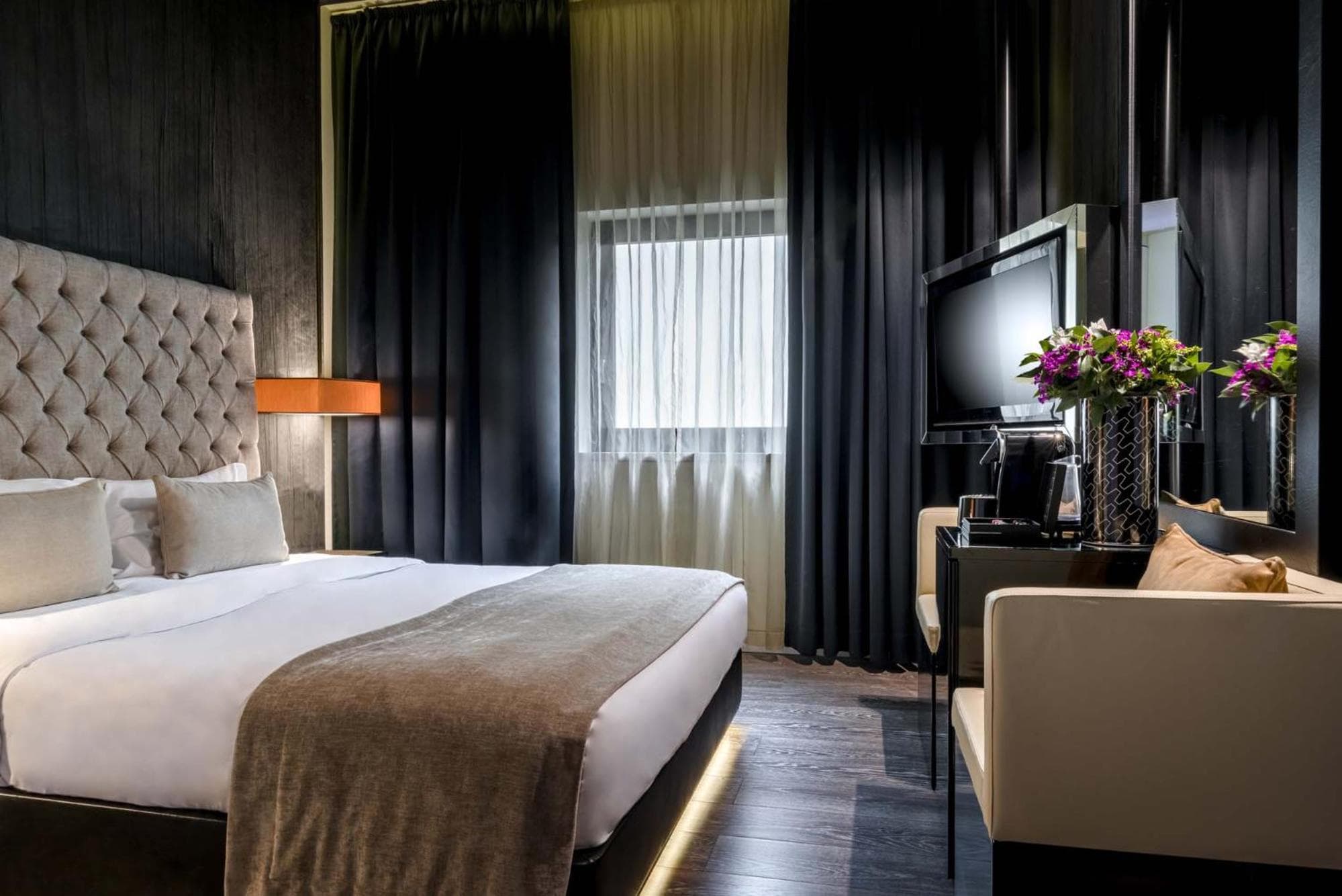9Hotel Mercy — 7