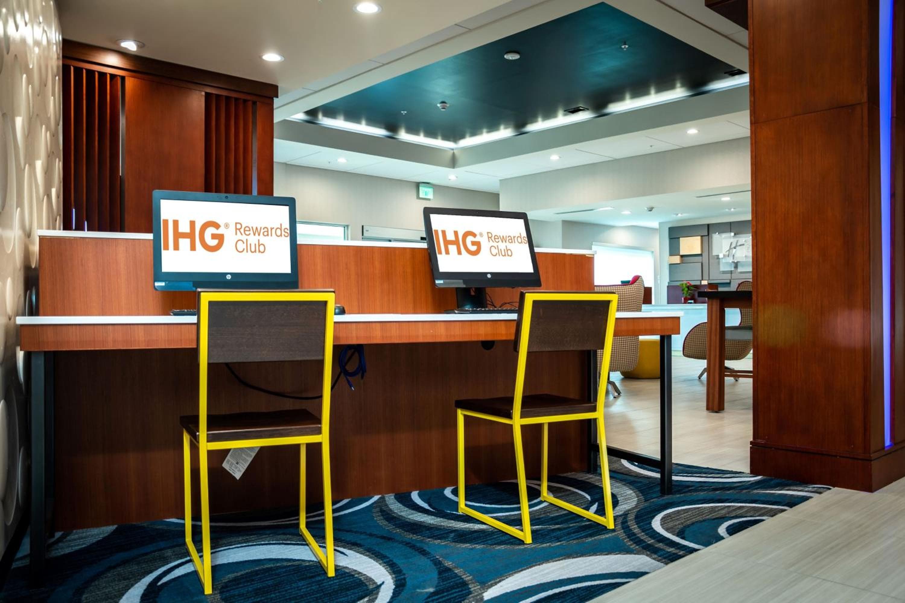 Holiday Inn Express & Suites Orlando-Lake Buena Vista, un hotel IHG — 8