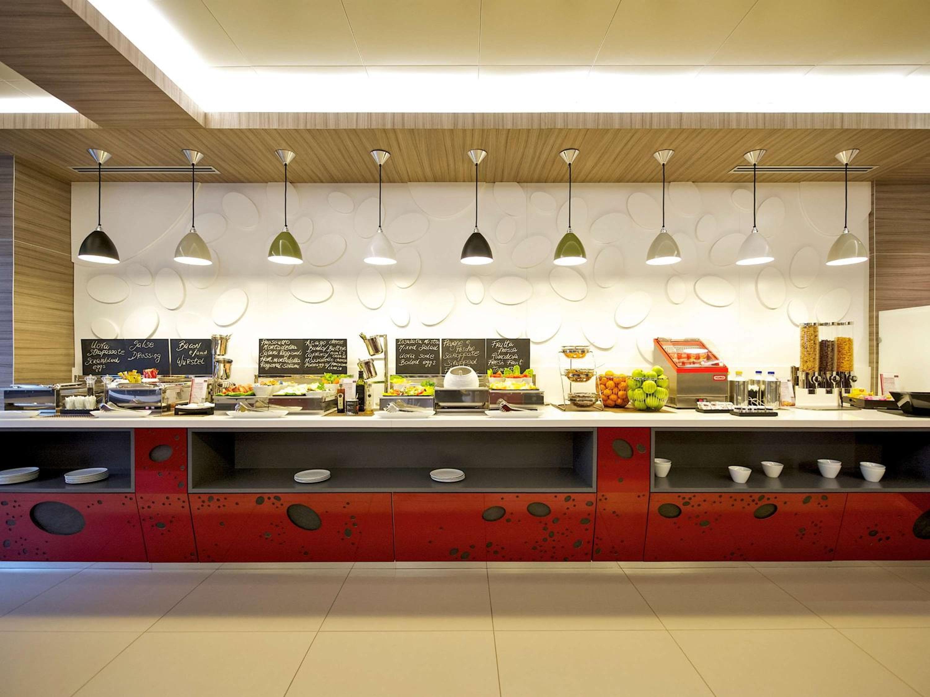 Mercure Roma Centro Colosseo — 16