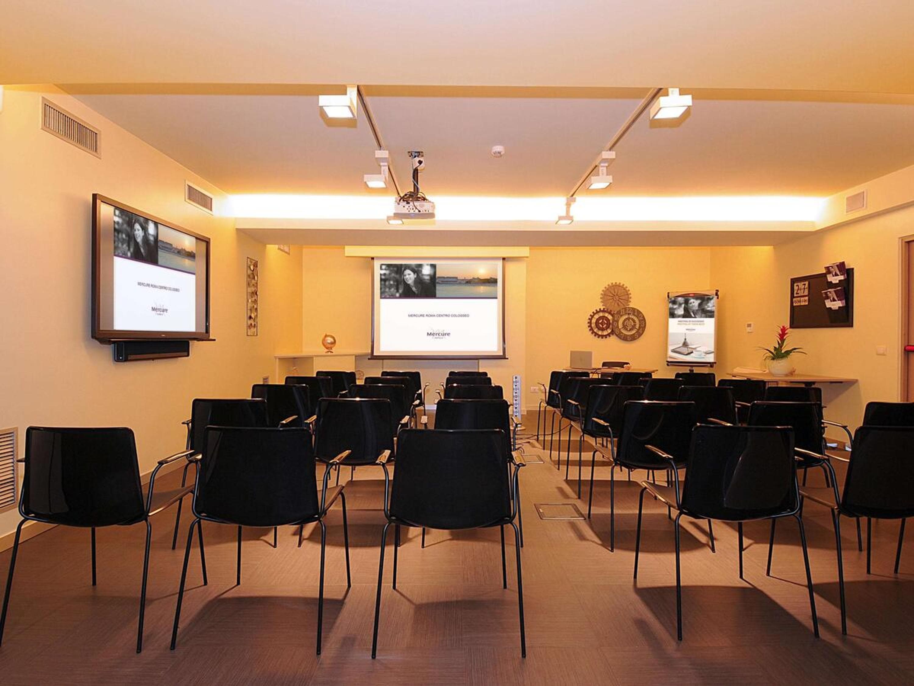 Mercure Roma Centro Colosseo — 21