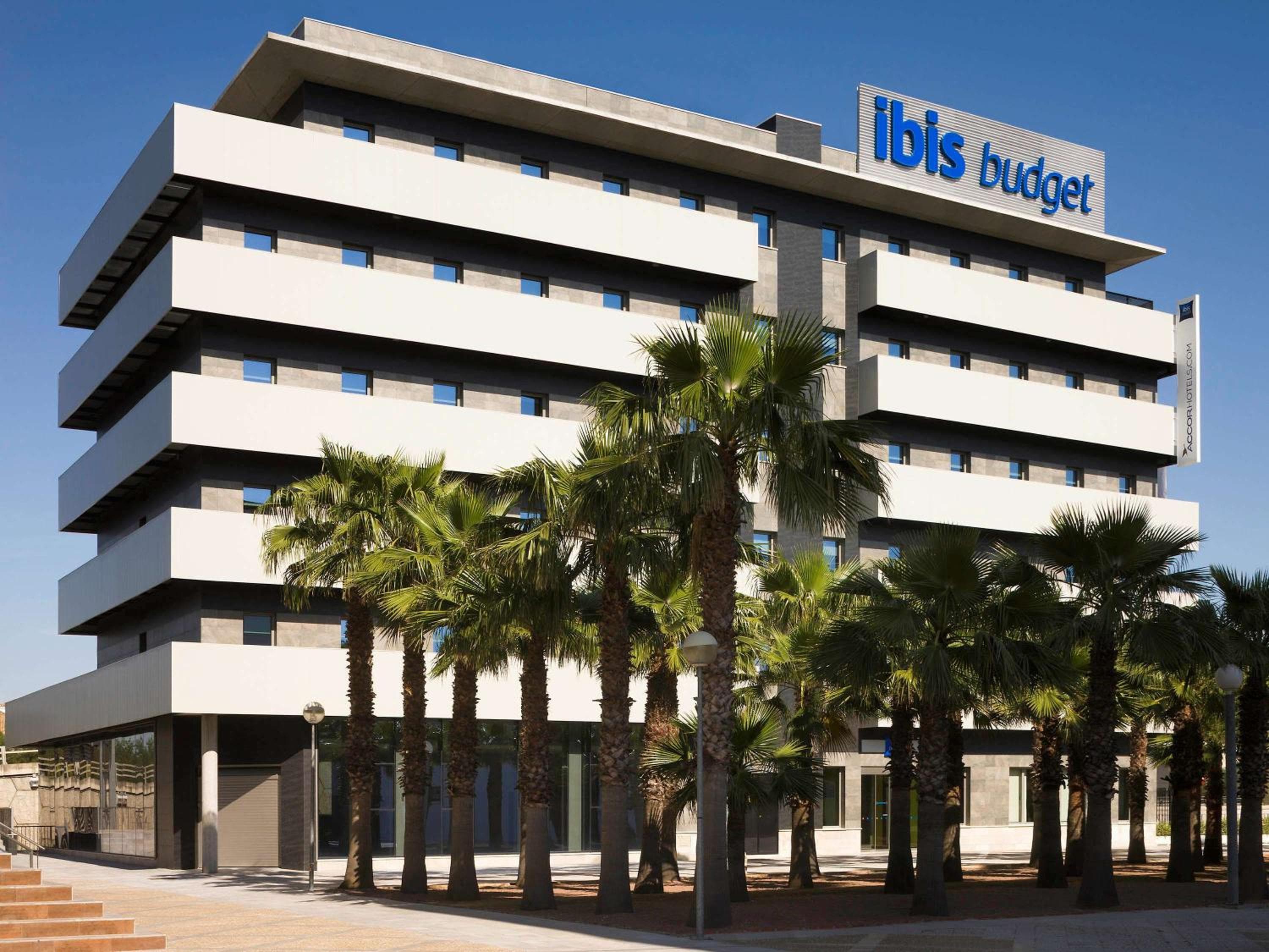 Ibis Budget Sevilla Aeropuerto — 23