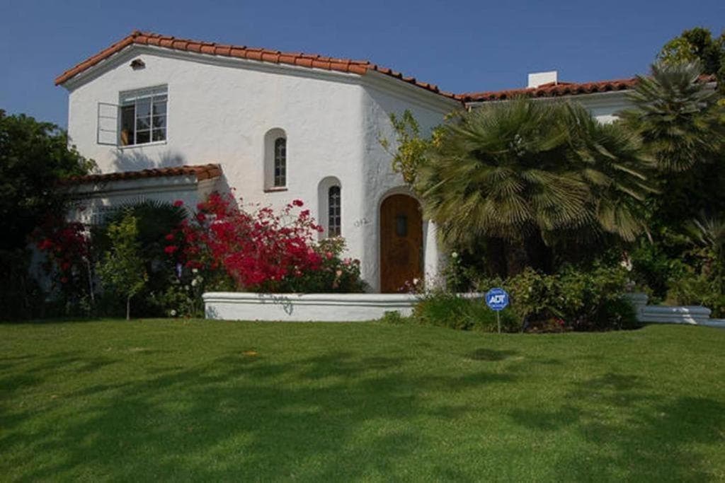 Beverly Hills Celebrity Home — 1