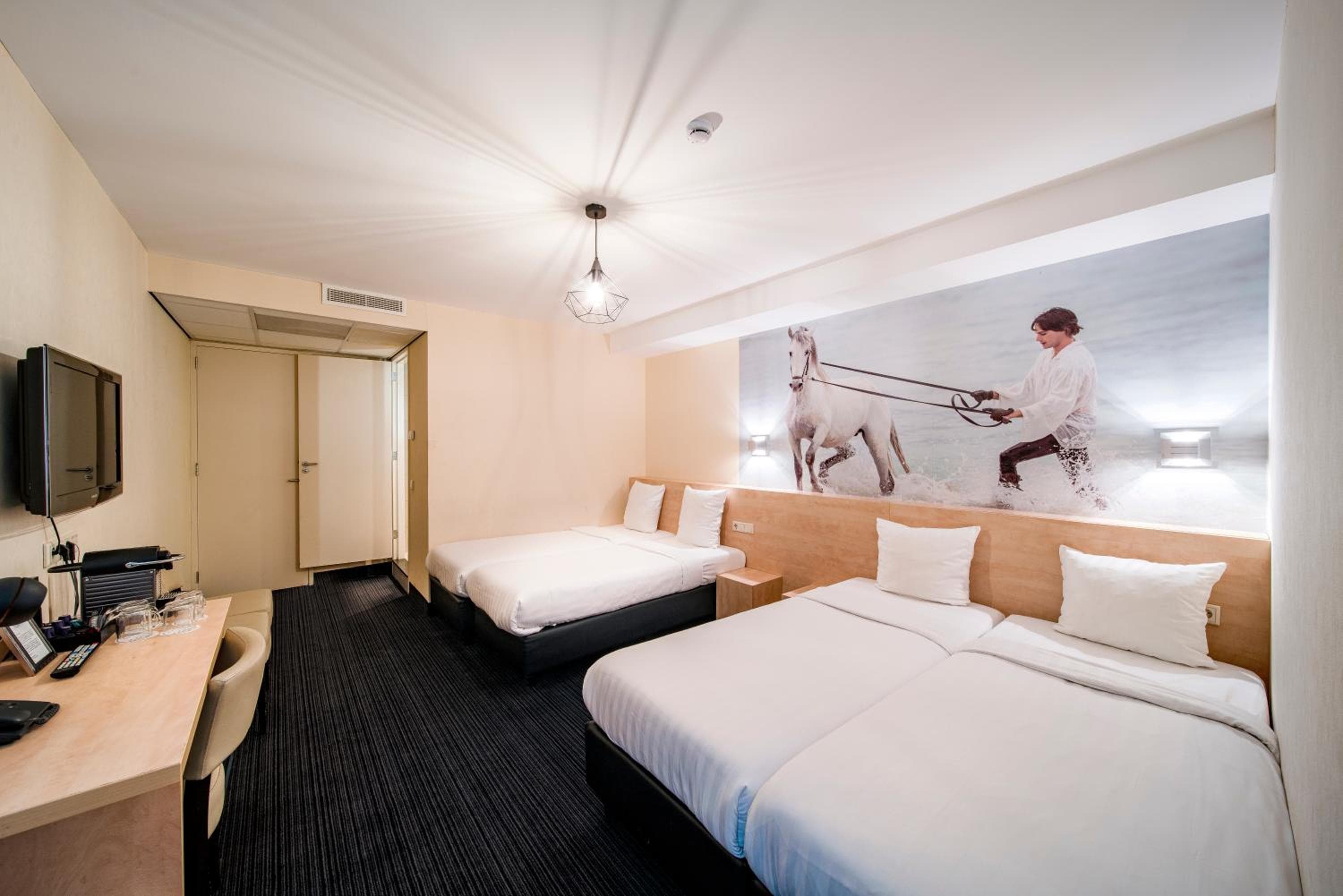 Hotel Iron Horse Amsterdam — 7
