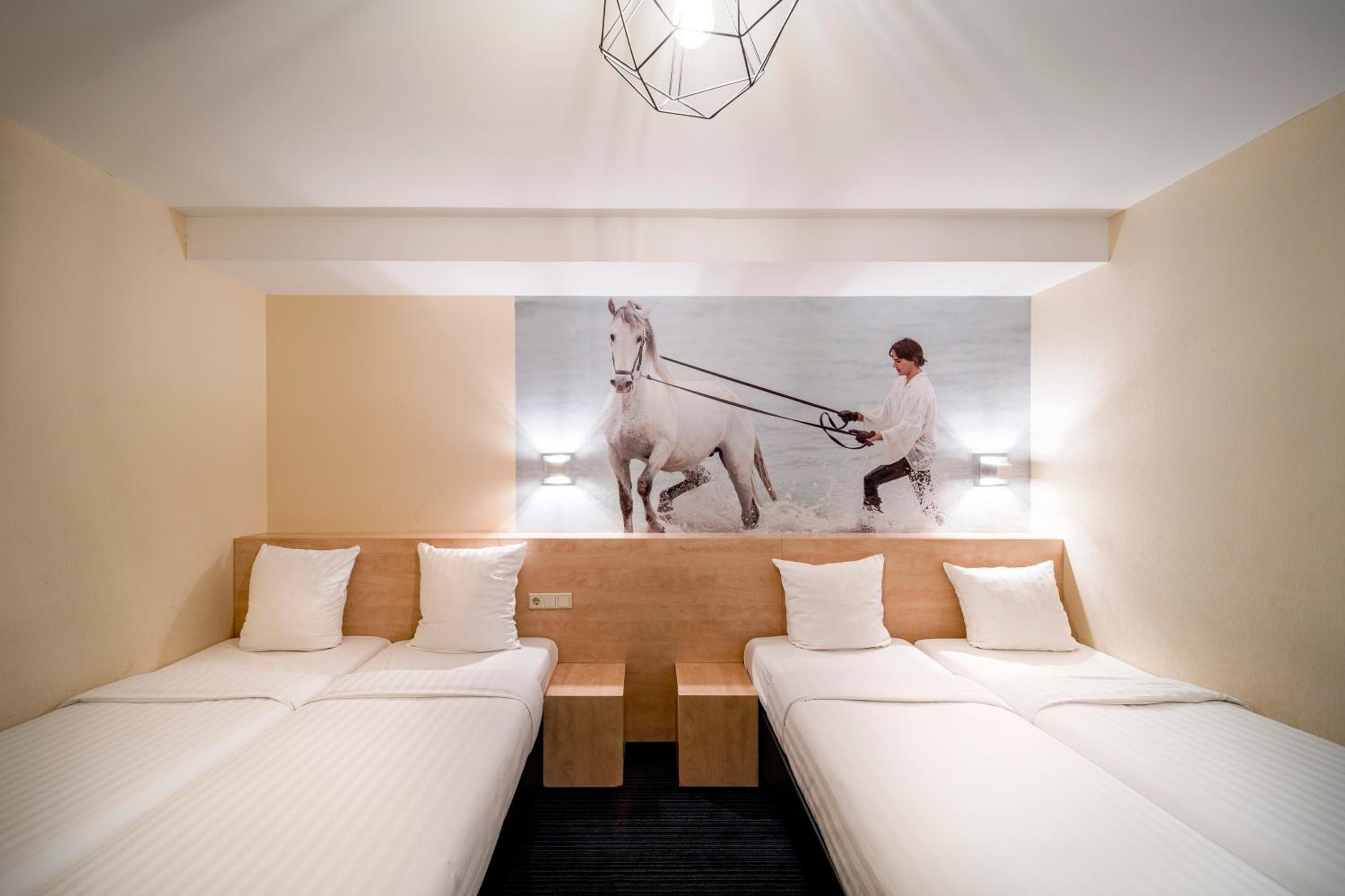 Hotel Iron Horse Amsterdam — 4