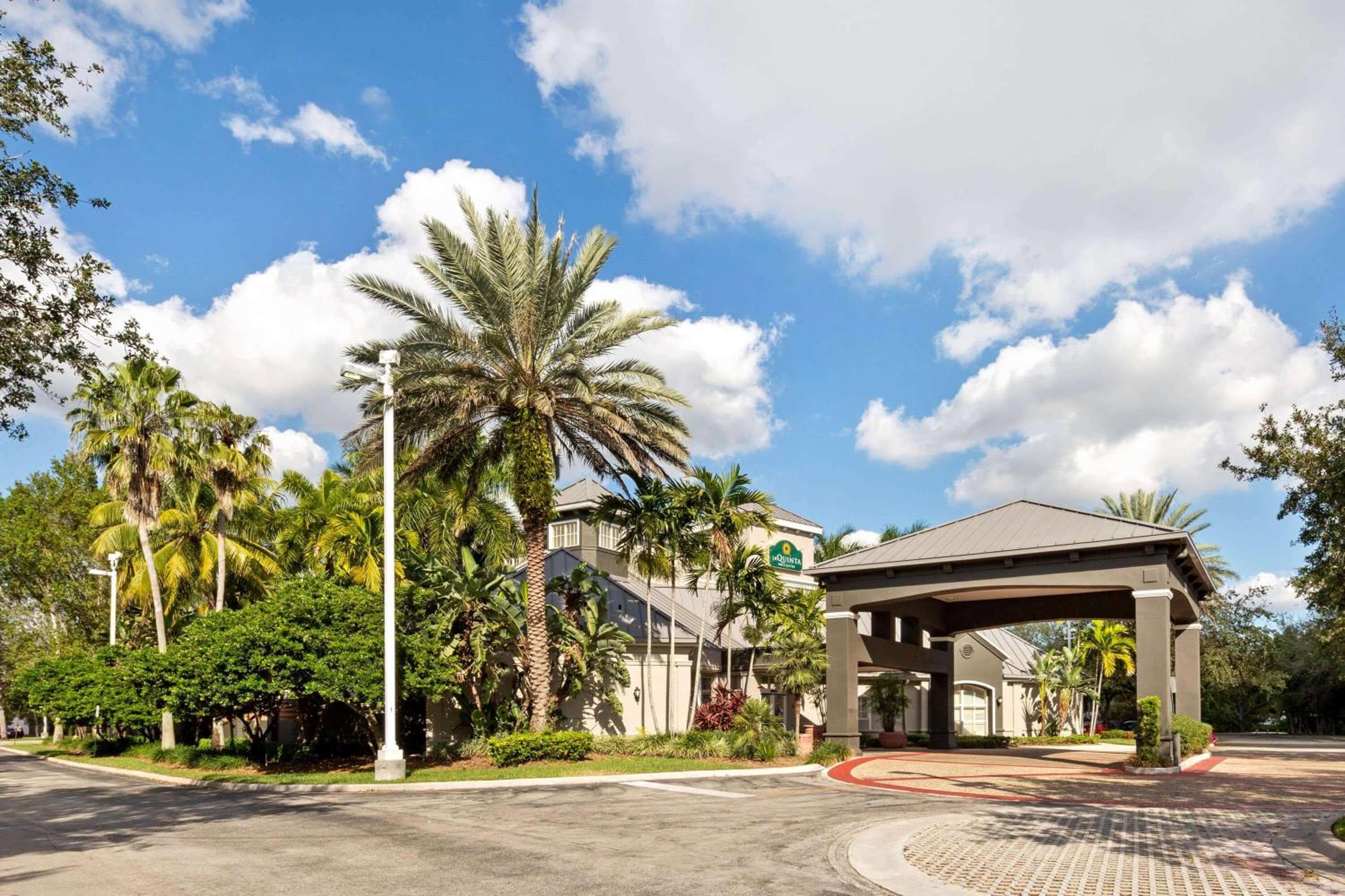 La Quinta by Wyndham Ft. Lauderdale Plantation — 1