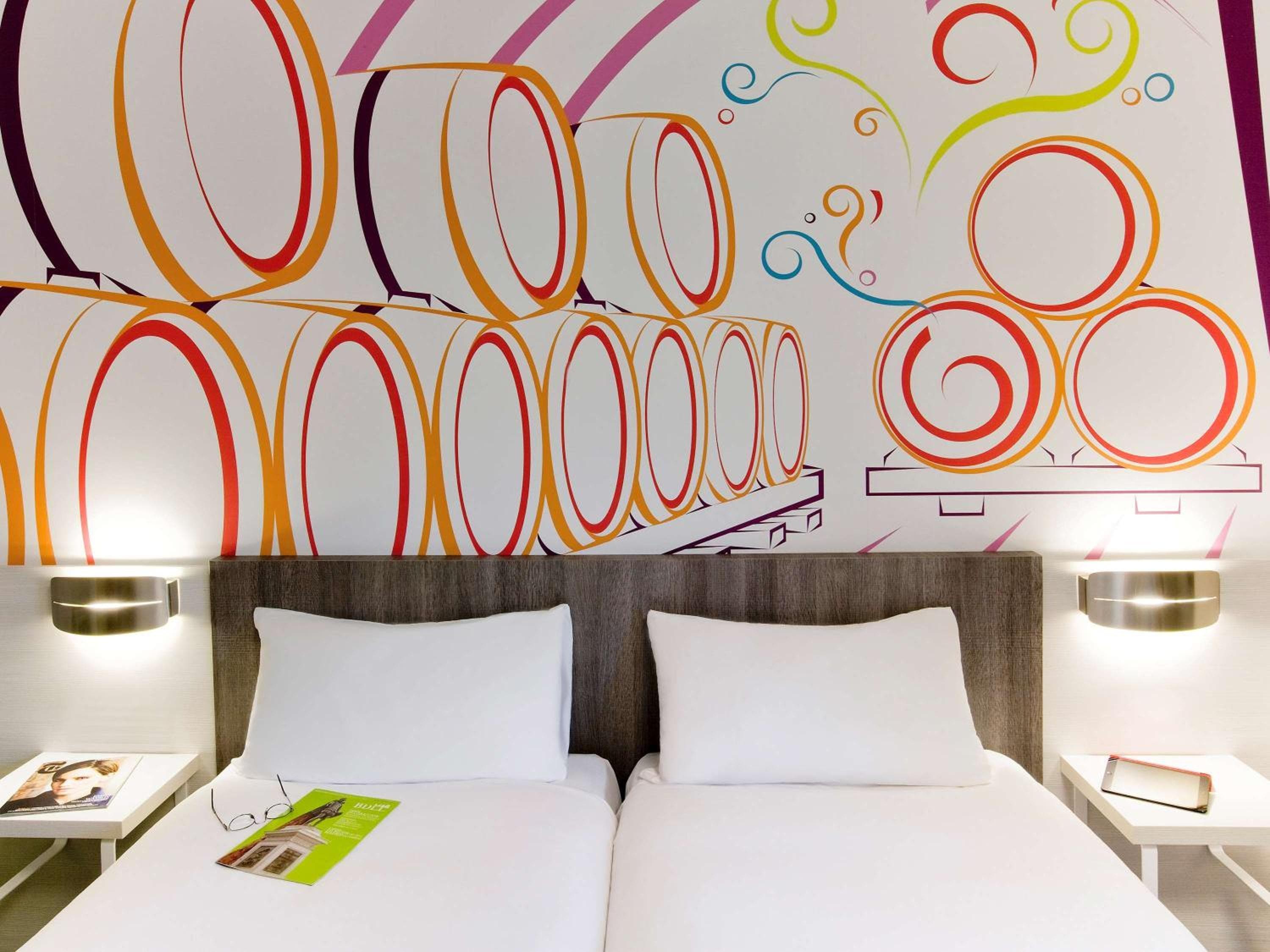 Ibis Styles Madrid Prado — 4