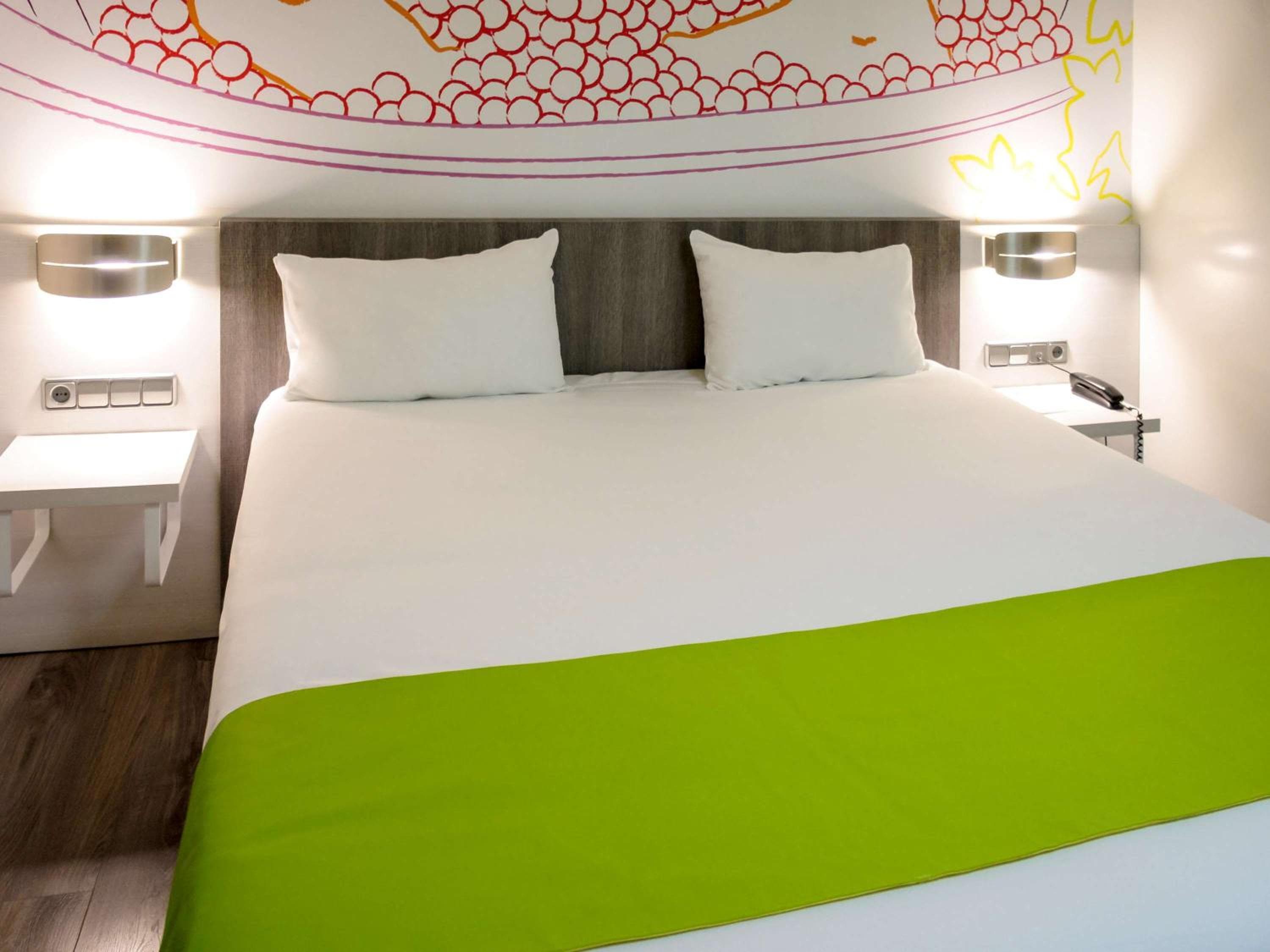 Ibis Styles Madrid Prado — 5