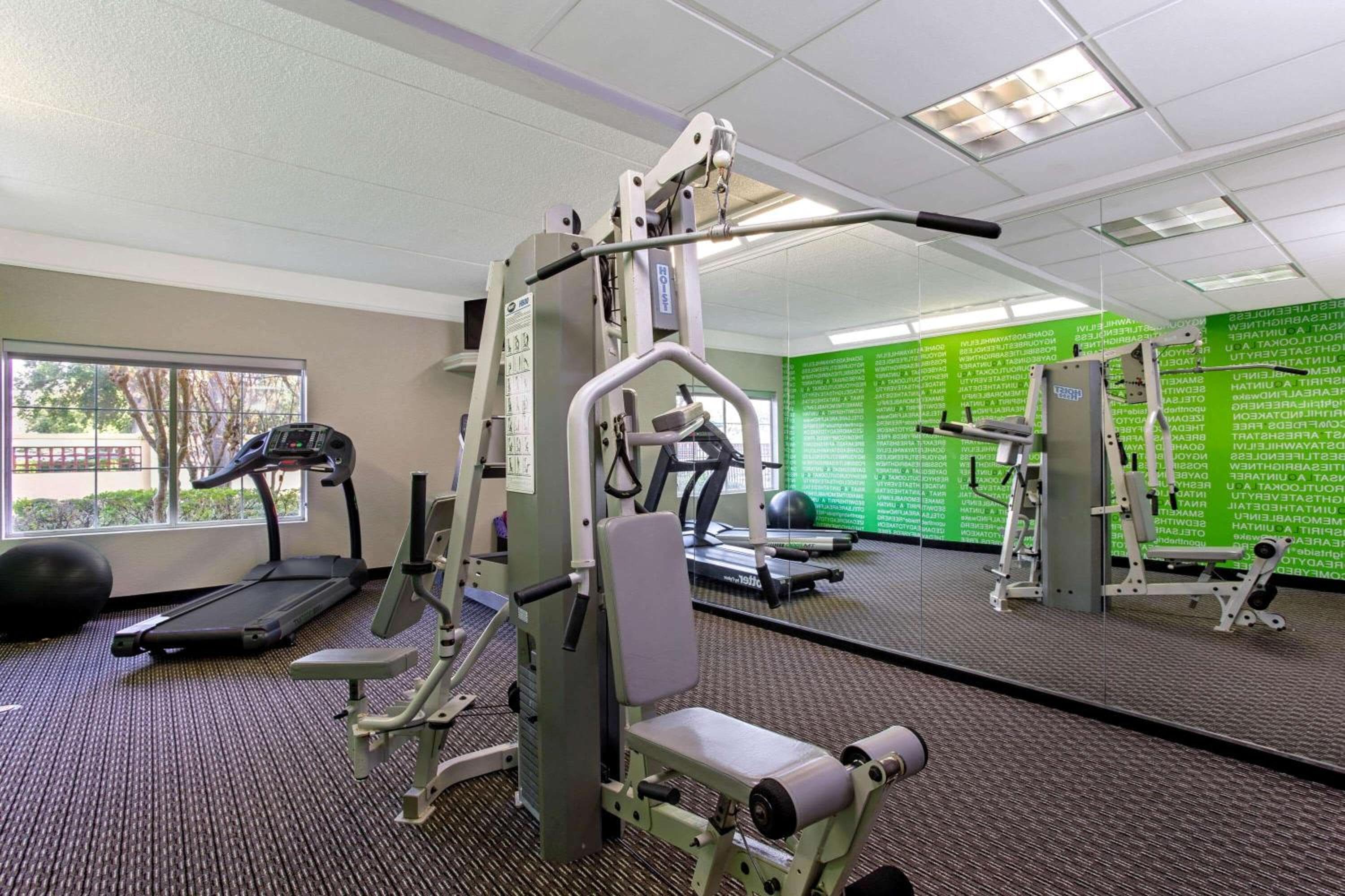 La Quinta by Wyndham Orlando Airport - On Property Food Trucks & Free Airport Shuttle! — 15