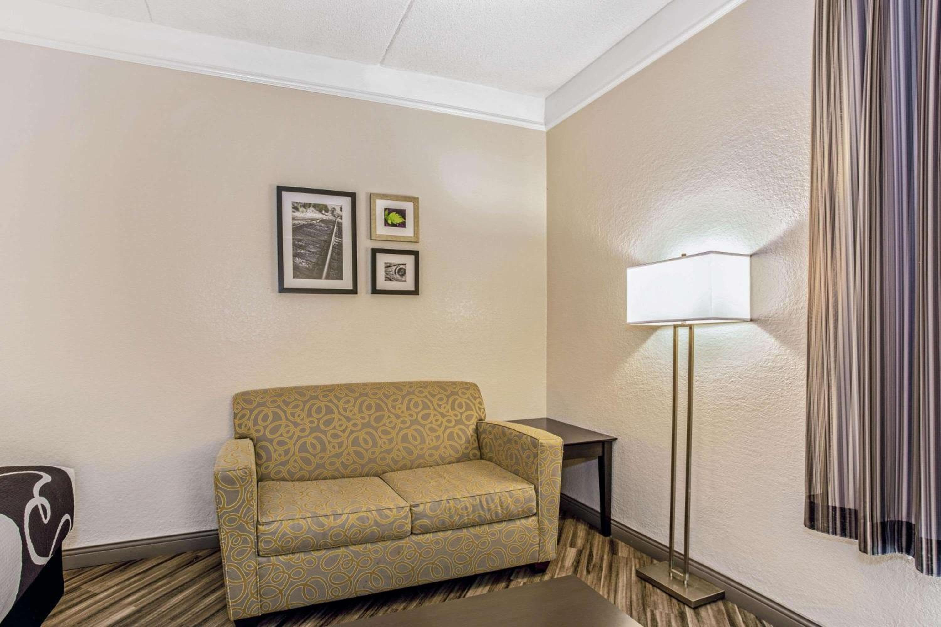 La Quinta by Wyndham Orlando Airport - On Property Food Trucks & Free Airport Shuttle! — 6