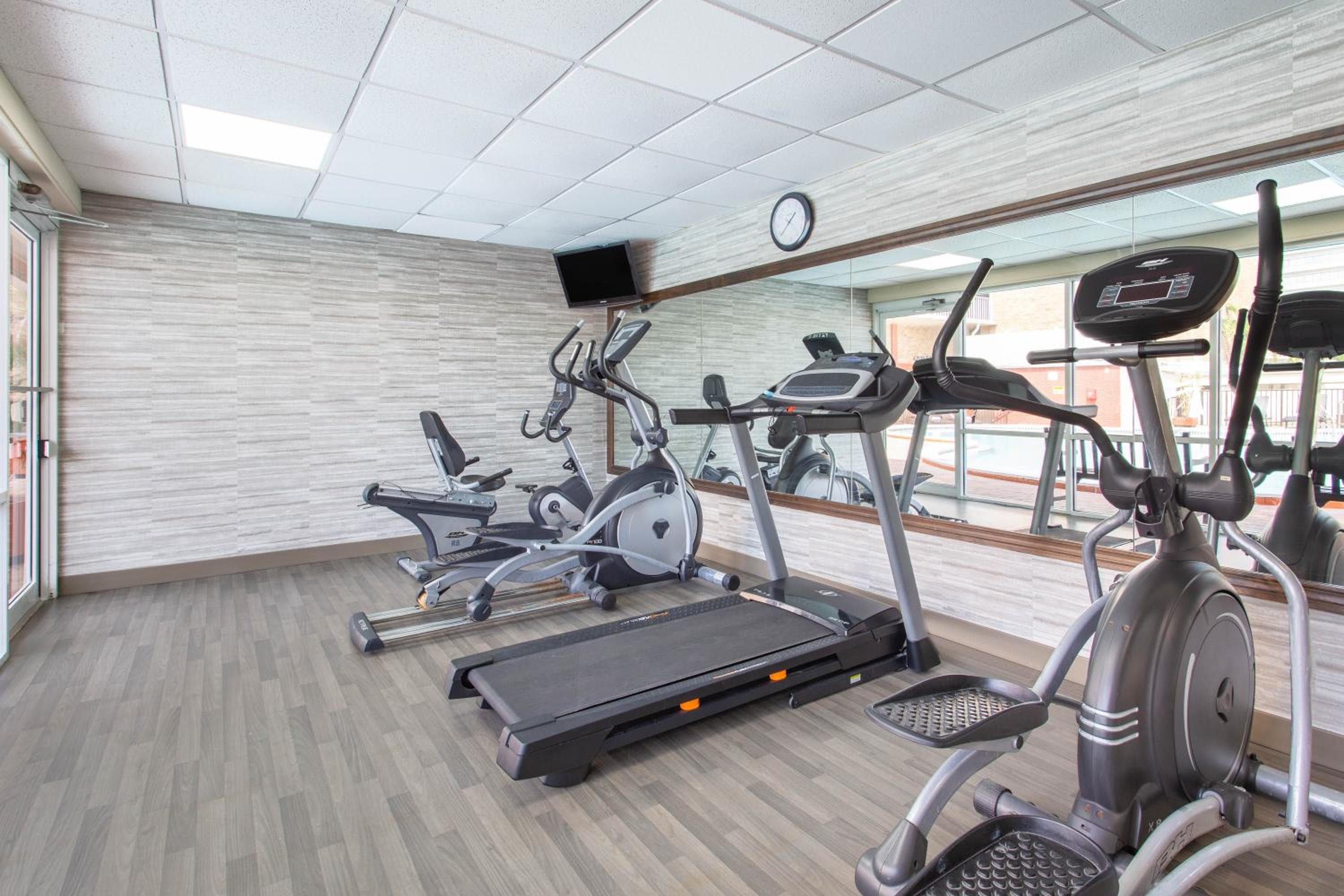 Ramada by Wyndham Tampa Westshore Aeroporto Sud — 5