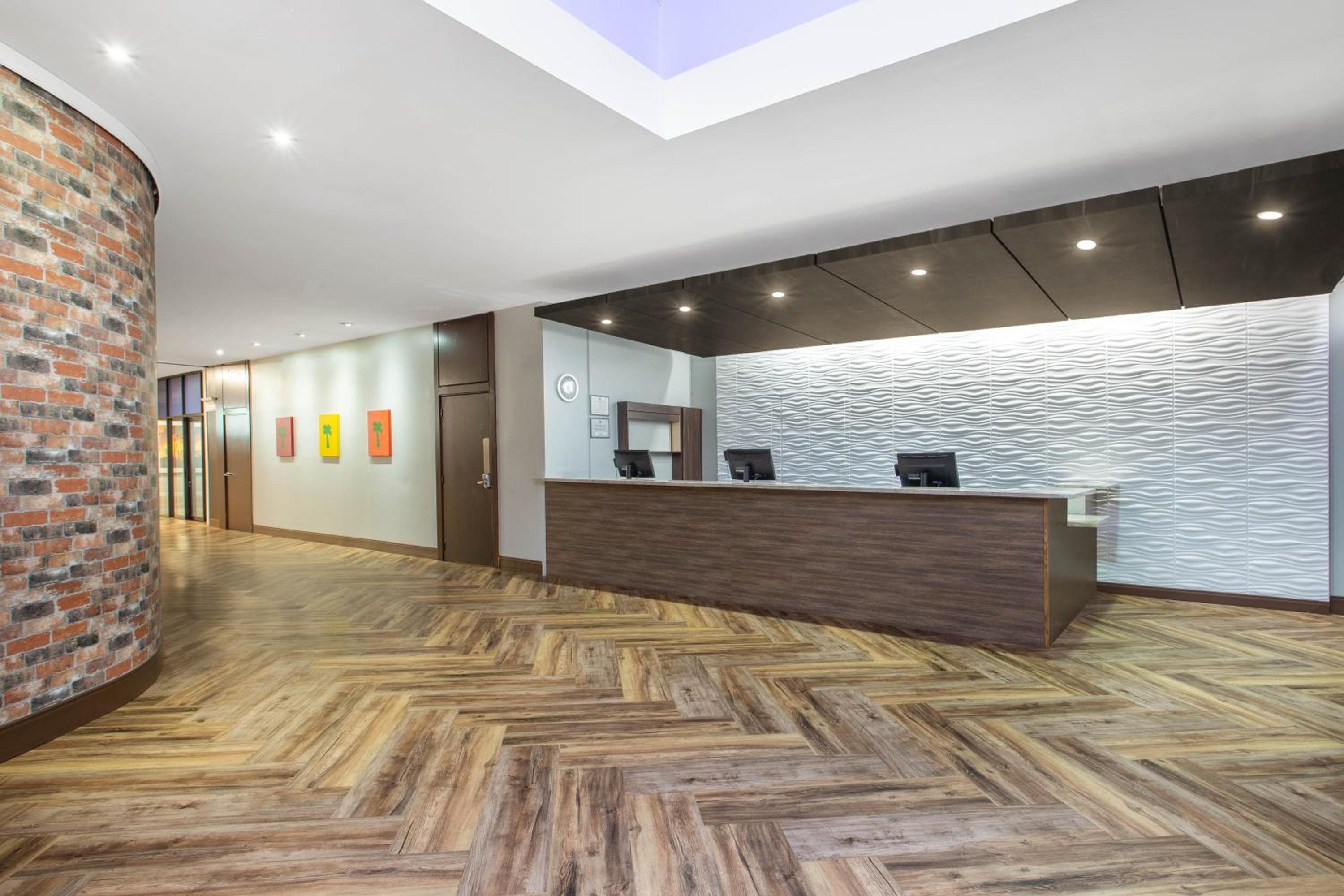Ramada by Wyndham Tampa Westshore Aeroporto Sud — 2