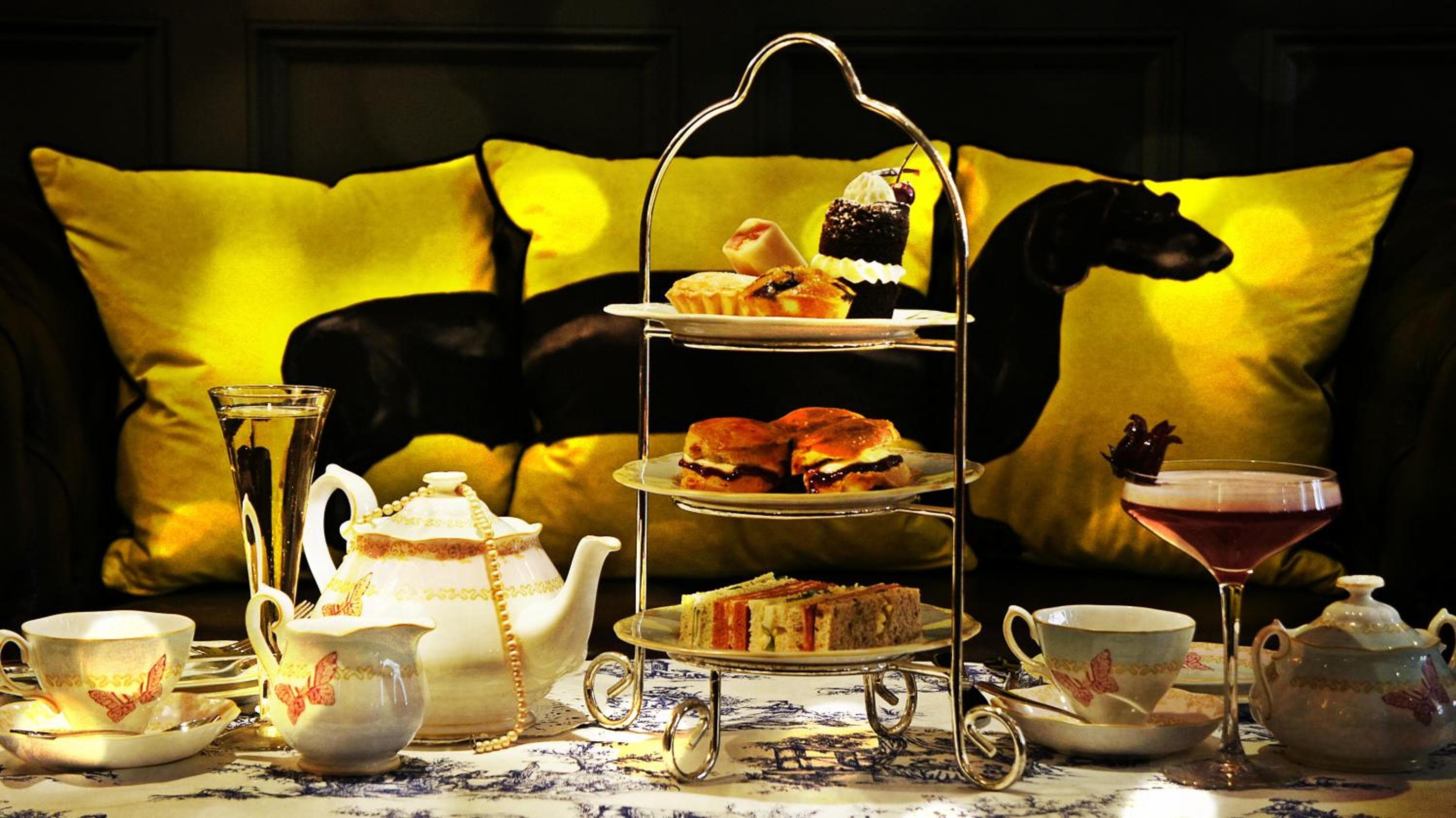 The Mandeville Hotel — 19