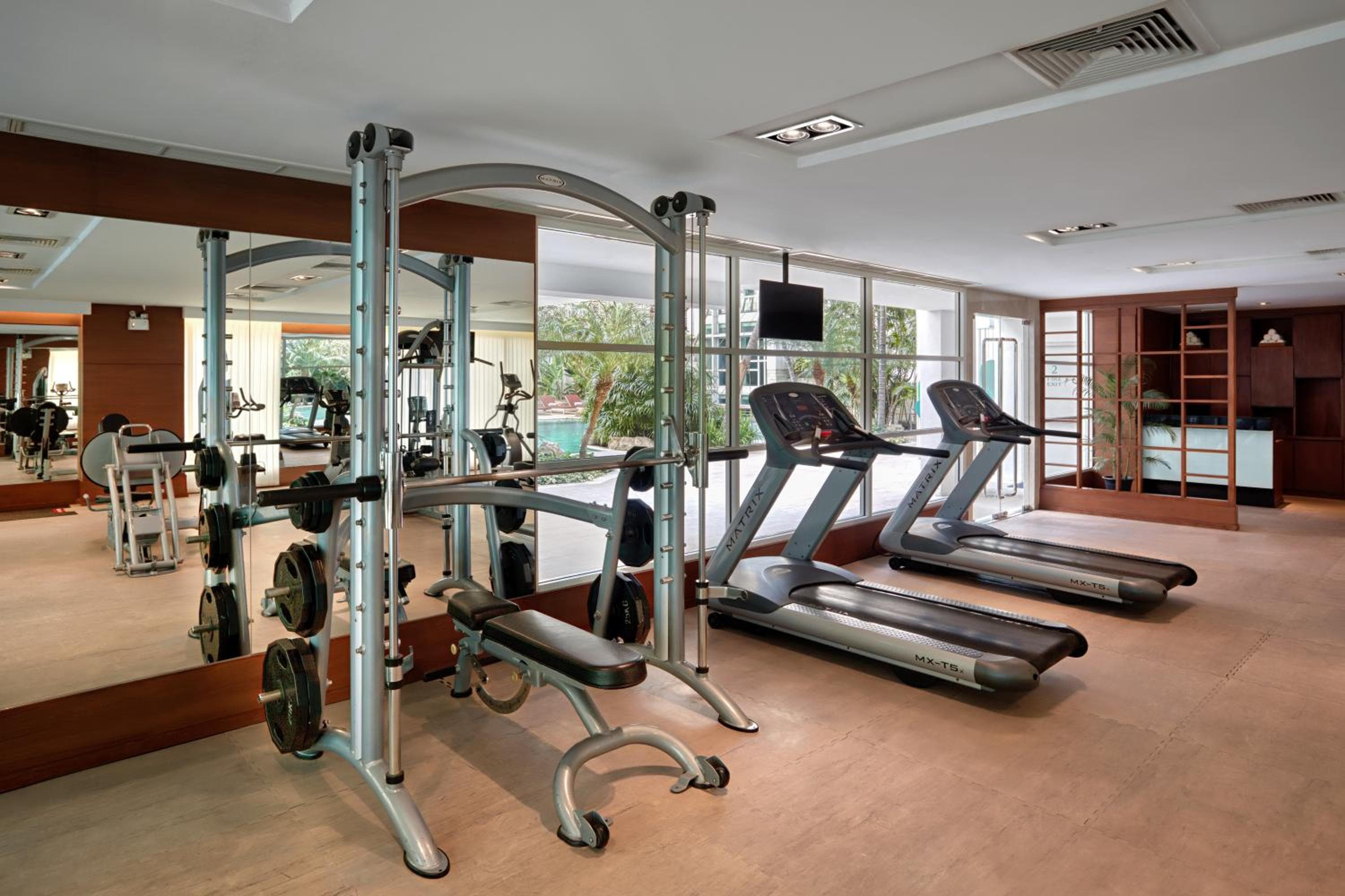 Dusit Suites Hotel Ratchadamri, Bangkok — 8