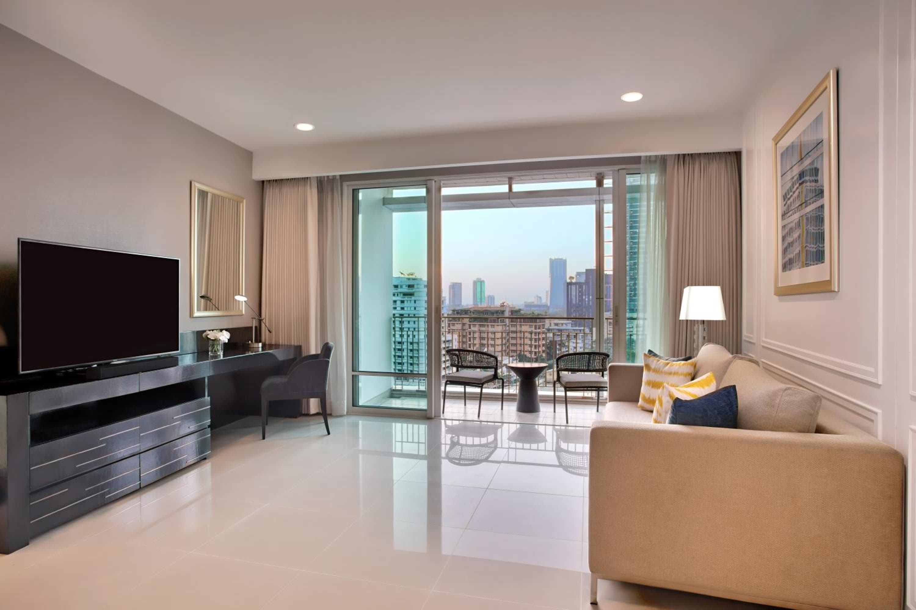Dusit Suites Hotel Ratchadamri, Bangkok — 18