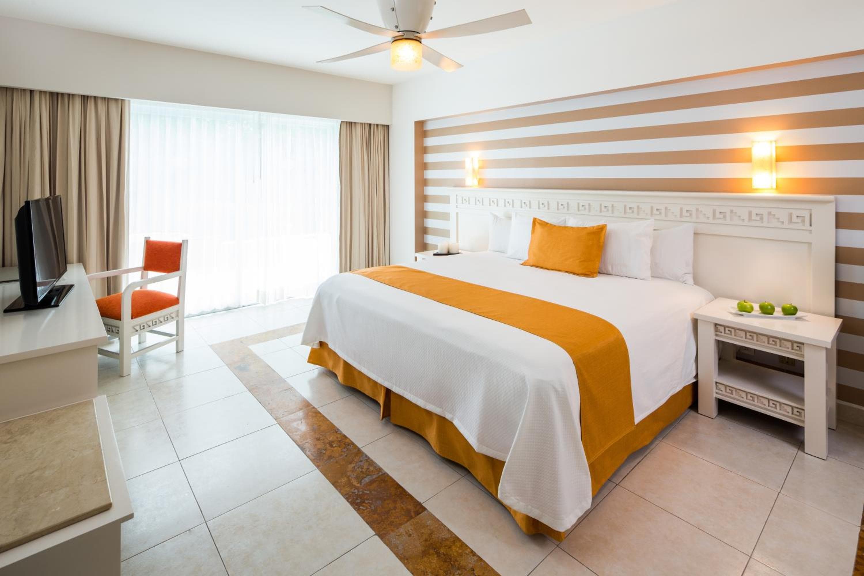 BlueBay Grand Esmeralda-All Inclusive — 30