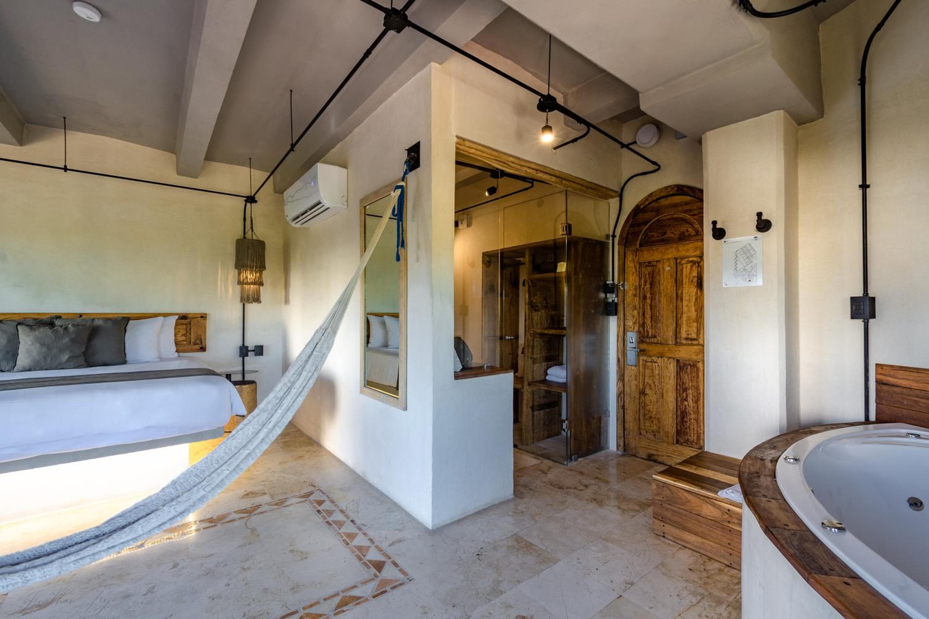Caribbean Paradise Hotel & Spa - 5th Avenue — 18