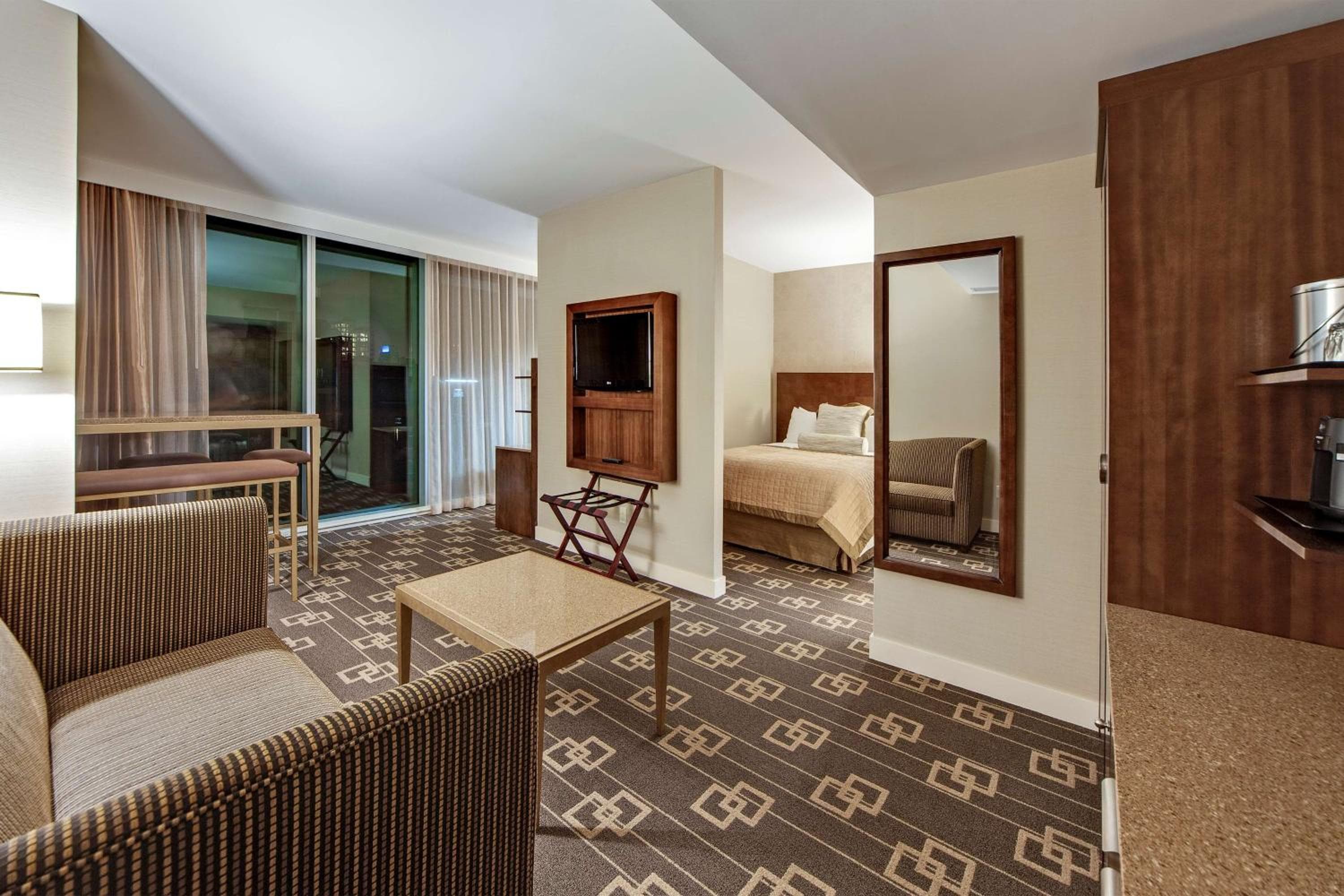 Wyndham Garden Chinatown — 13
