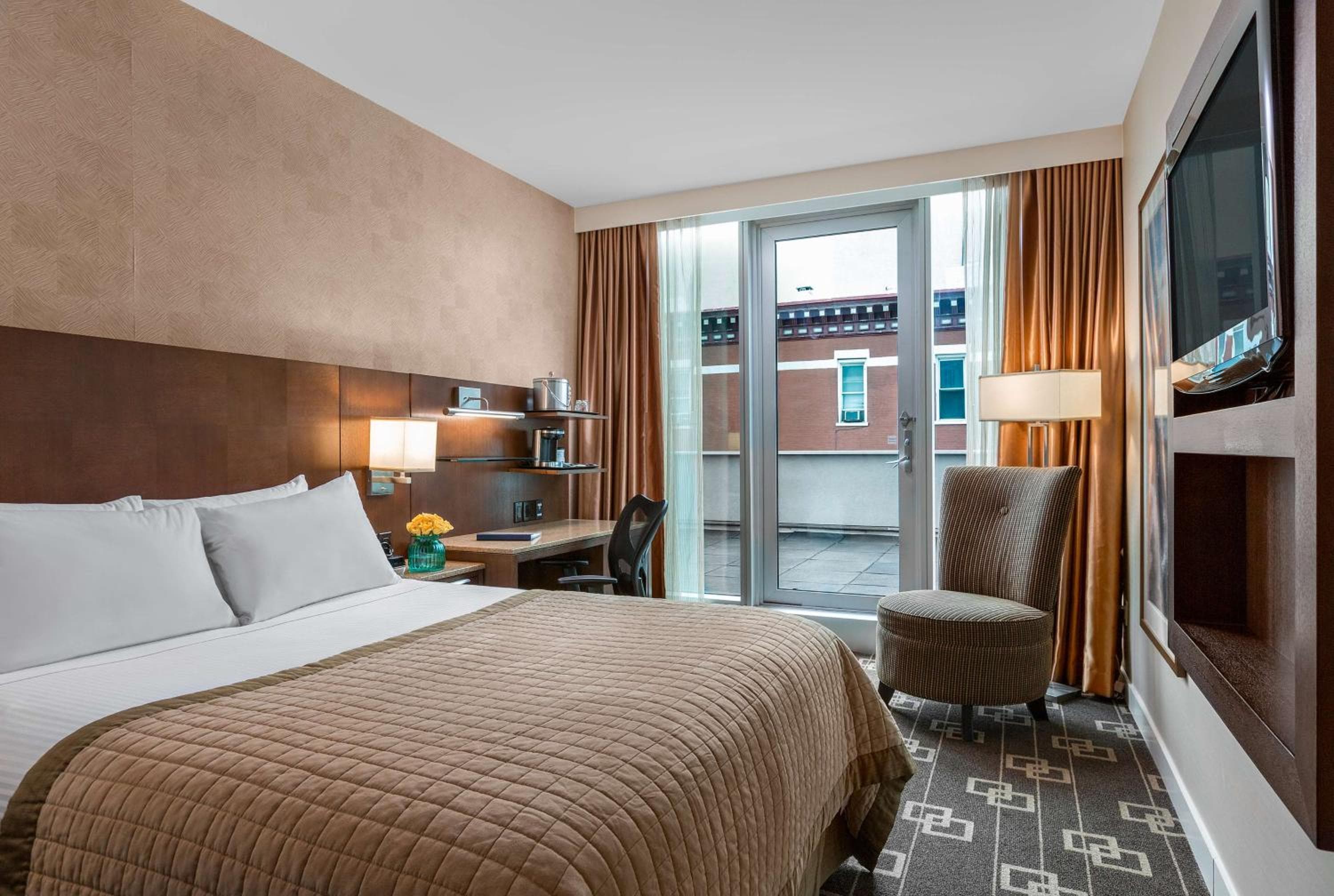Wyndham Garden Chinatown — 15