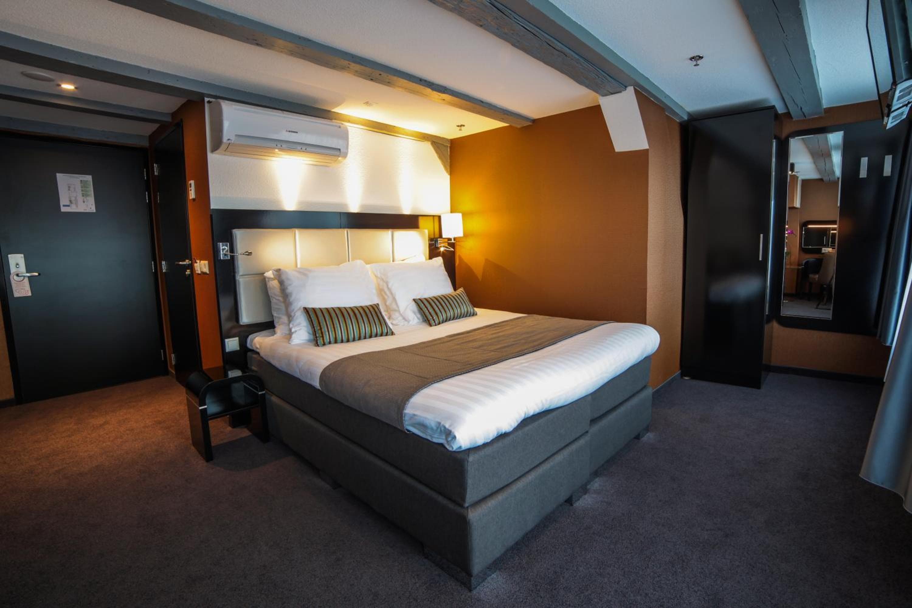 Hotel Mansion — 6