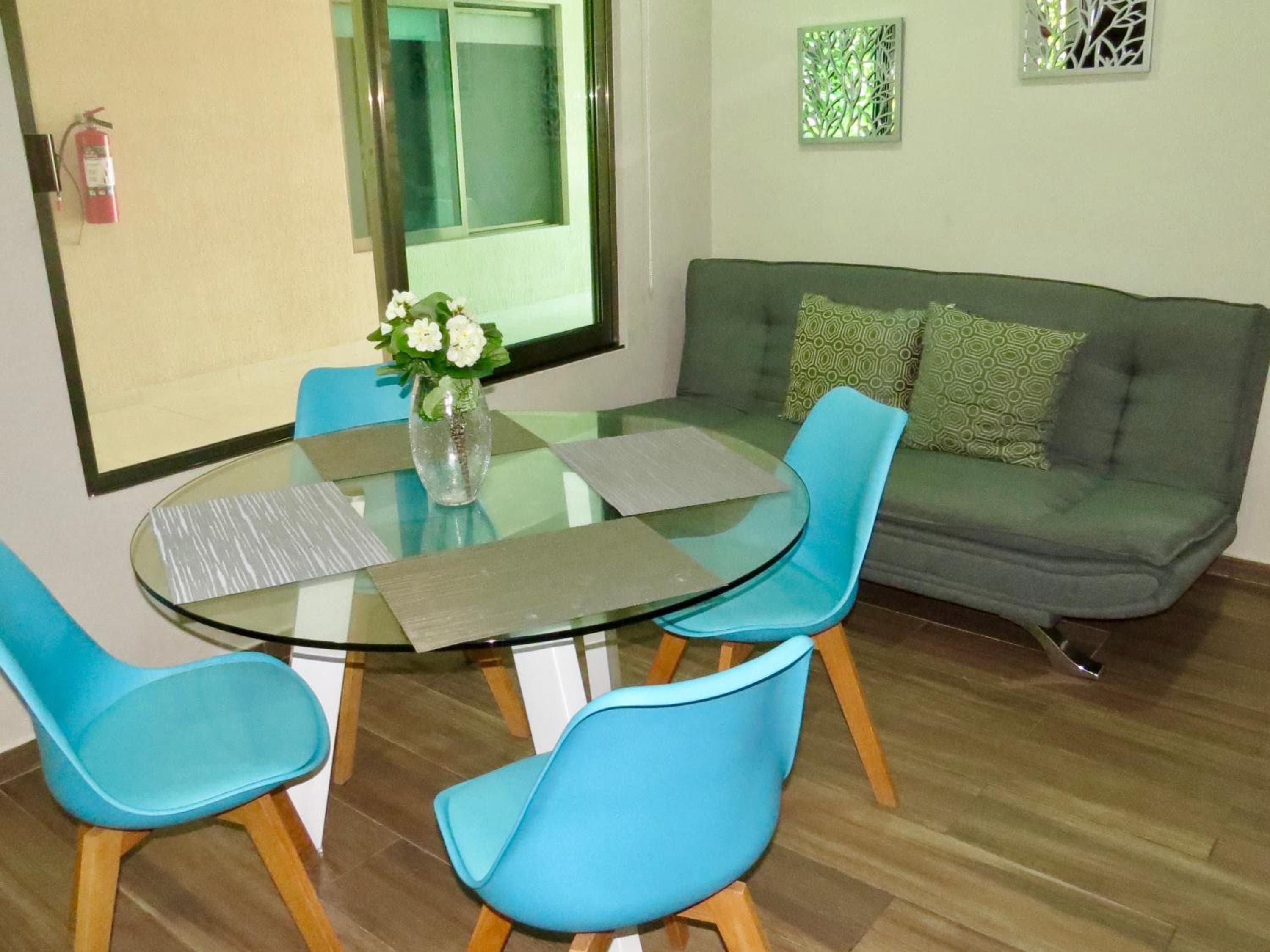 Palmarena Rooms & Residences - Long Stay Comfort with Parking, Sauna, Gym & Pool - Steps from 5th Avenue — 19