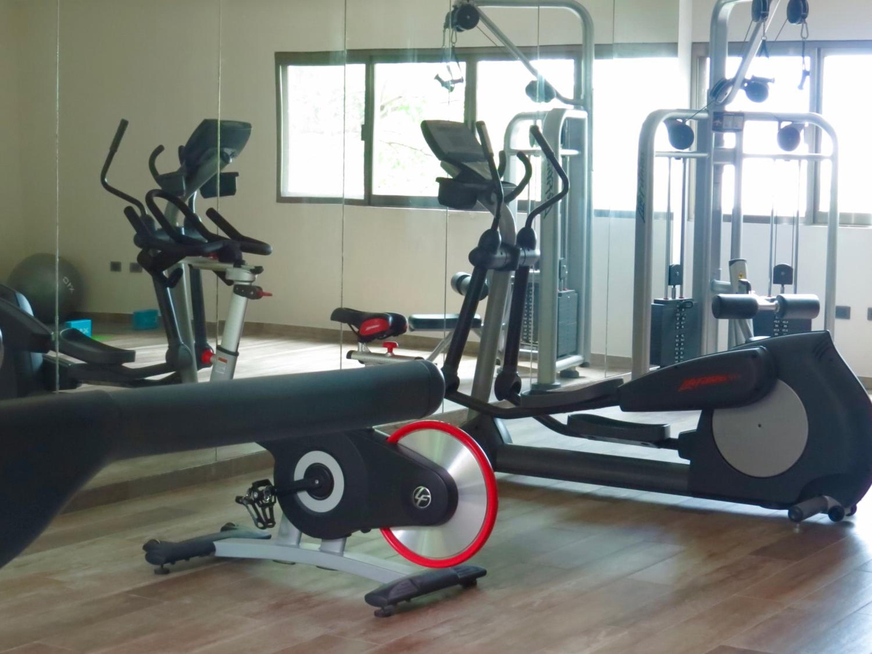Palmarena Rooms & Residences - Long Stay Comfort with Parking, Sauna, Gym & Pool - Steps from 5th Avenue — 30