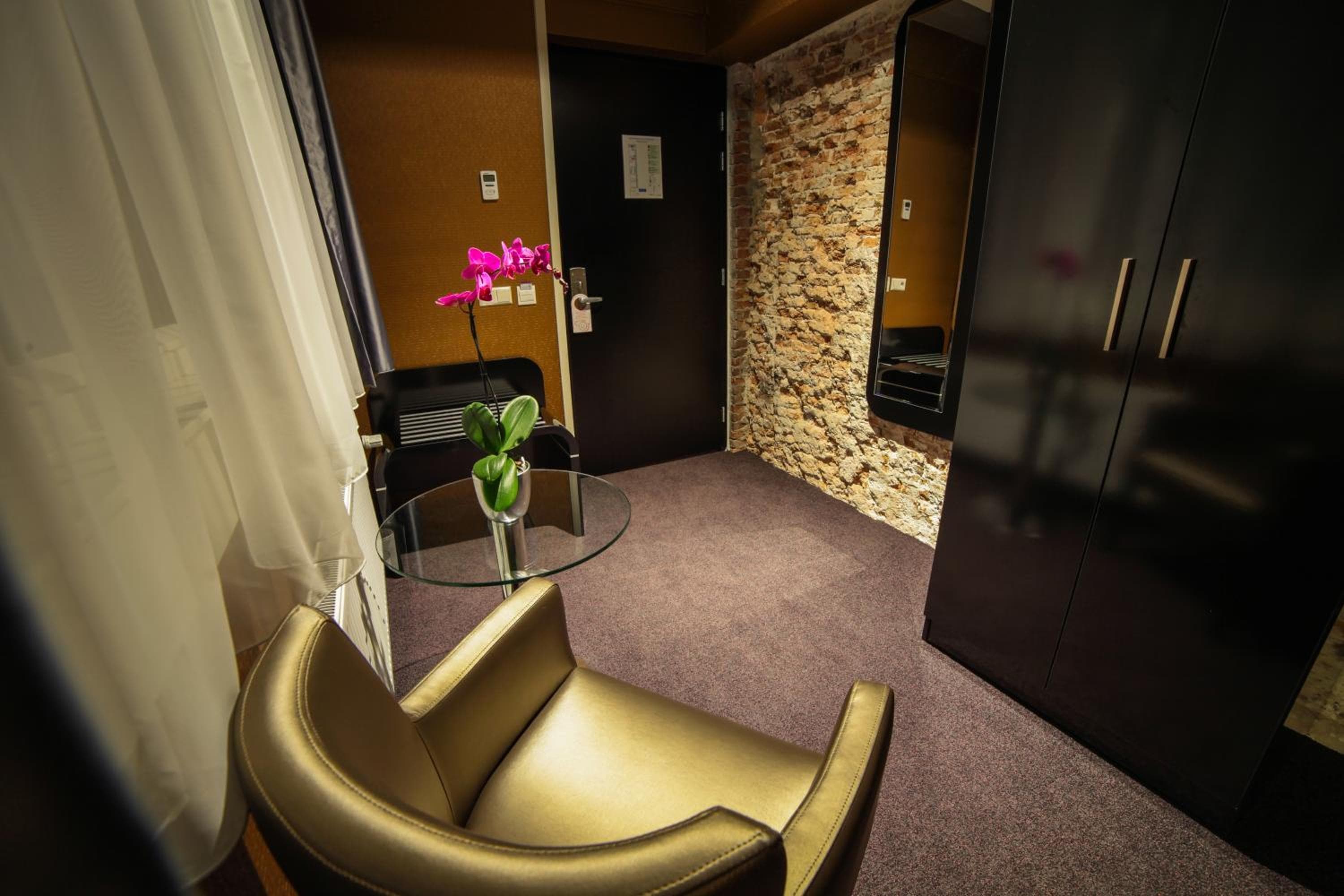 Hotel Mansion — 9