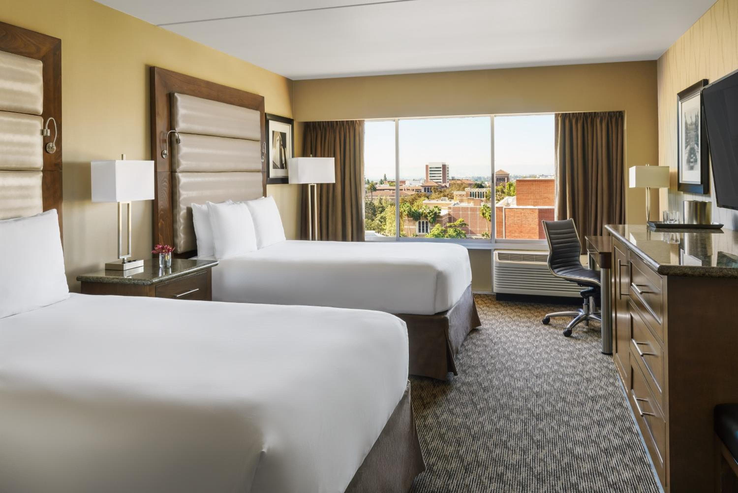 USC Hotel — 6