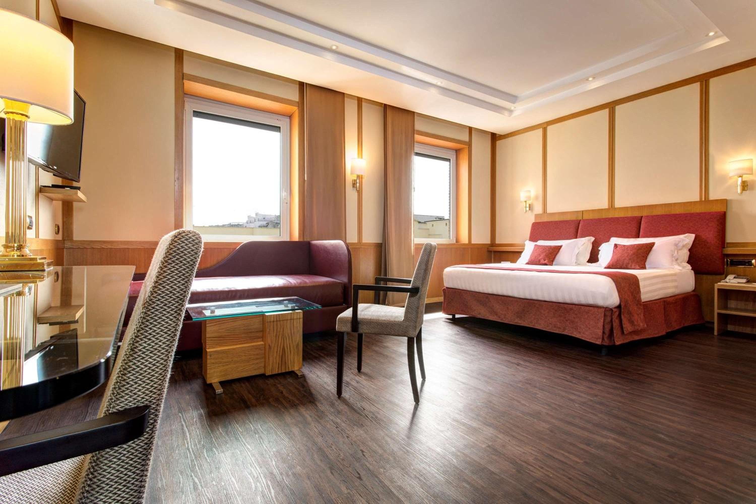 Hilton Garden Inn Rome Colosseum — 15