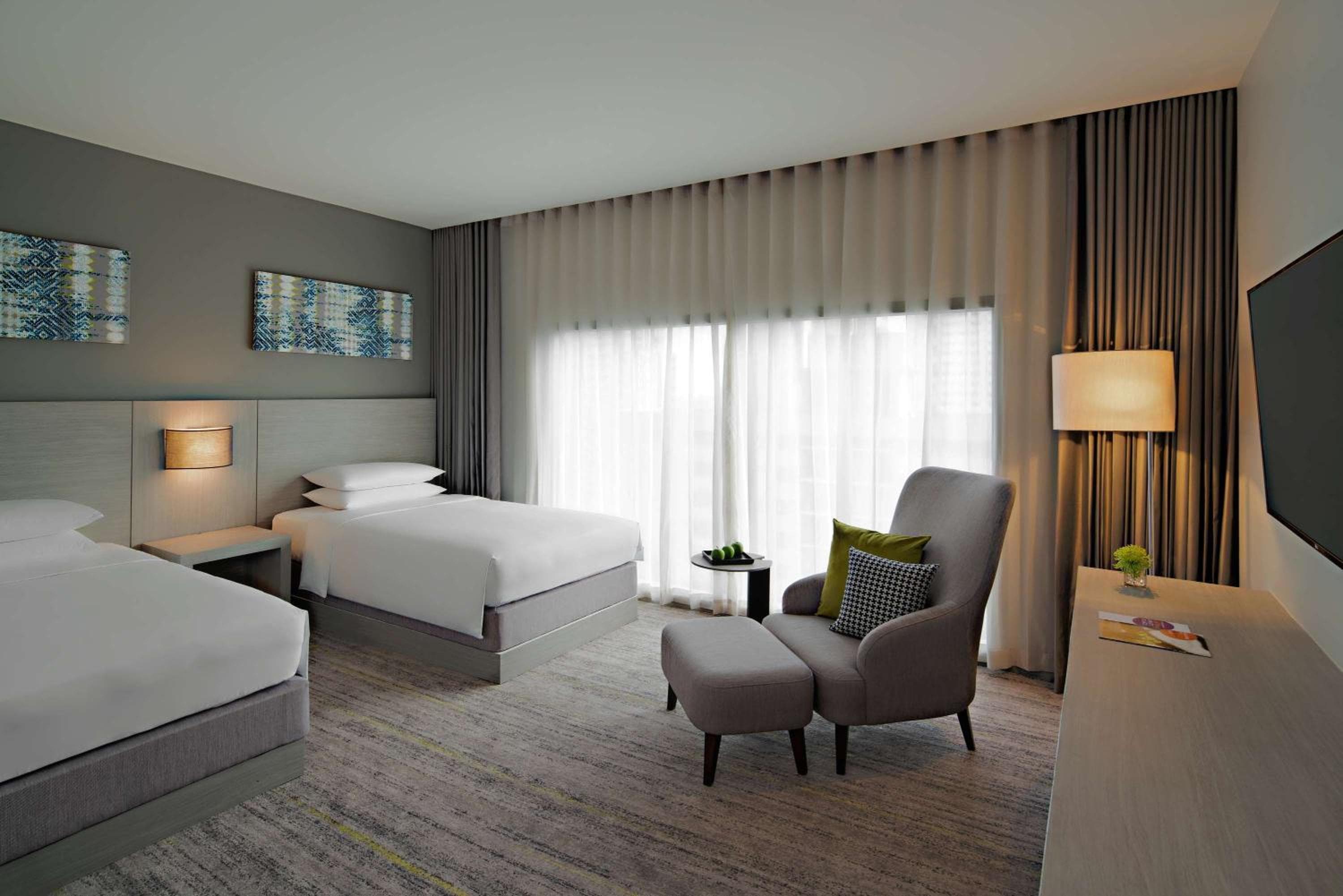 Hyatt Place Bangkok Sukhumvit 24 — 4