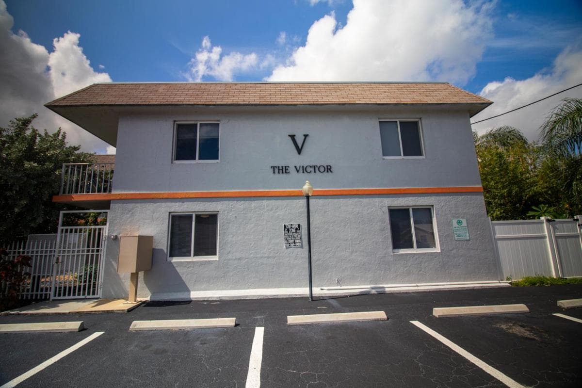 The Victor Apartments By Lowkl — 10
