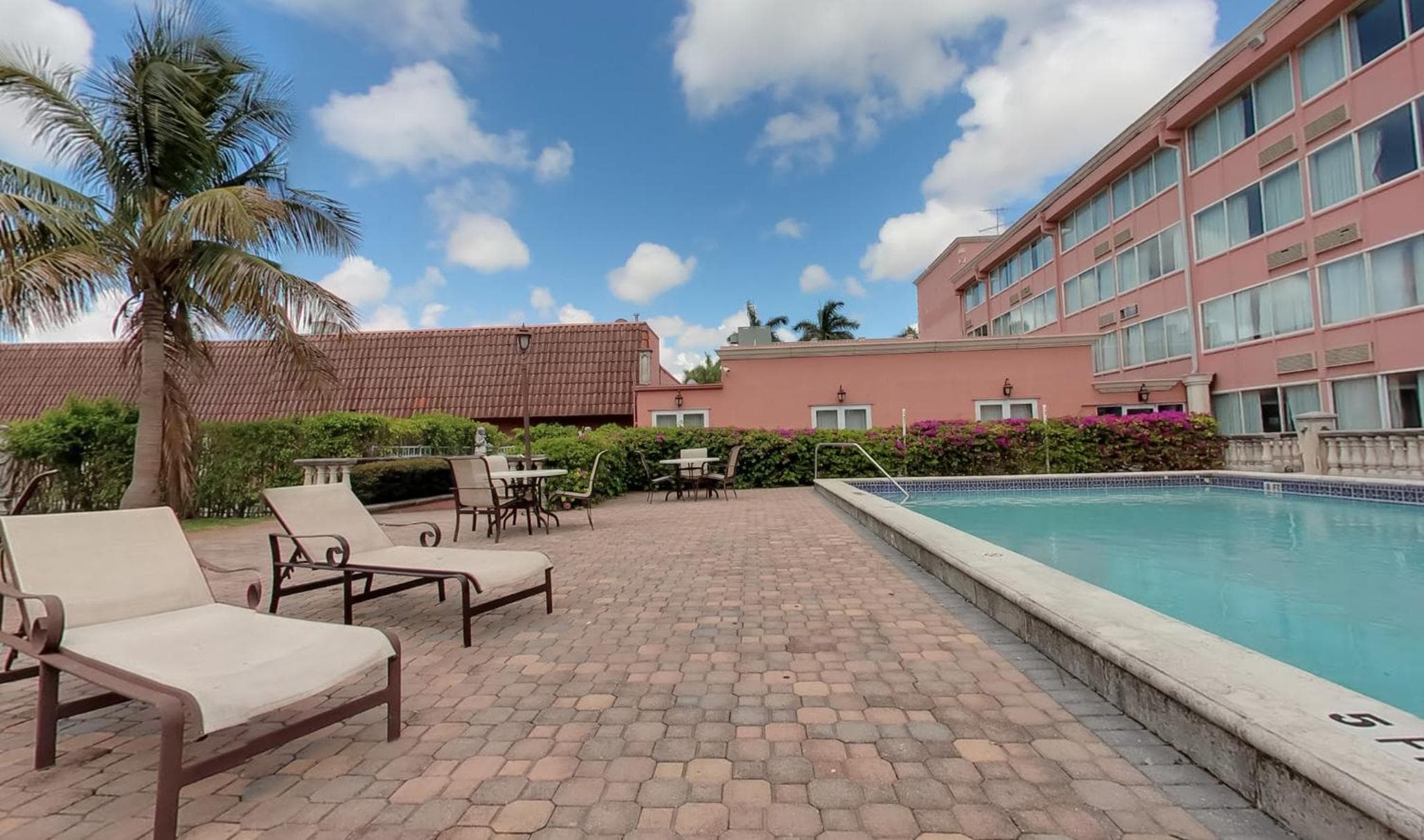 Miami Gardens Inn & Suites — 13