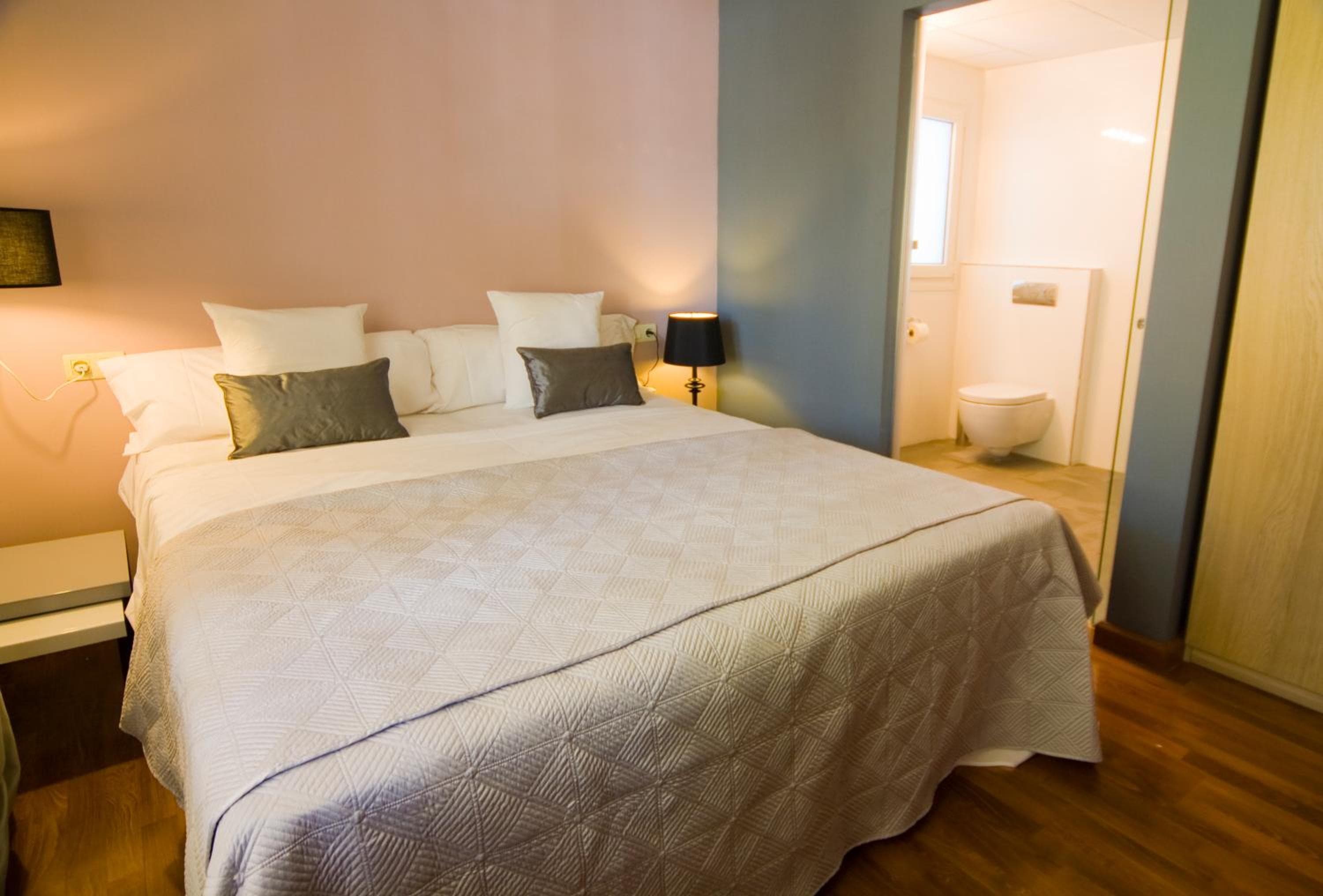 BYPILLOW Villa Lorena Adults Recommended — 19