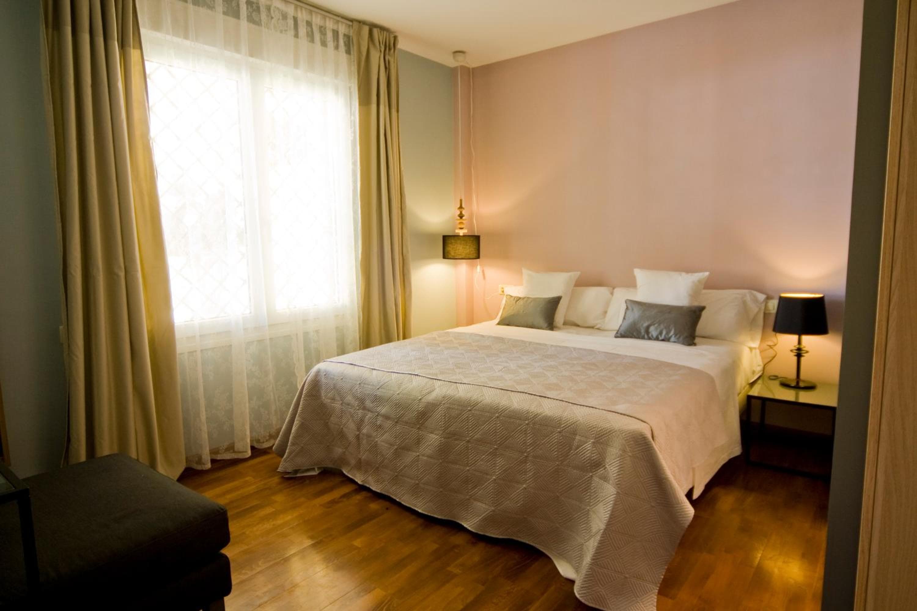 BYPILLOW Villa Lorena Adults Recommended — 20