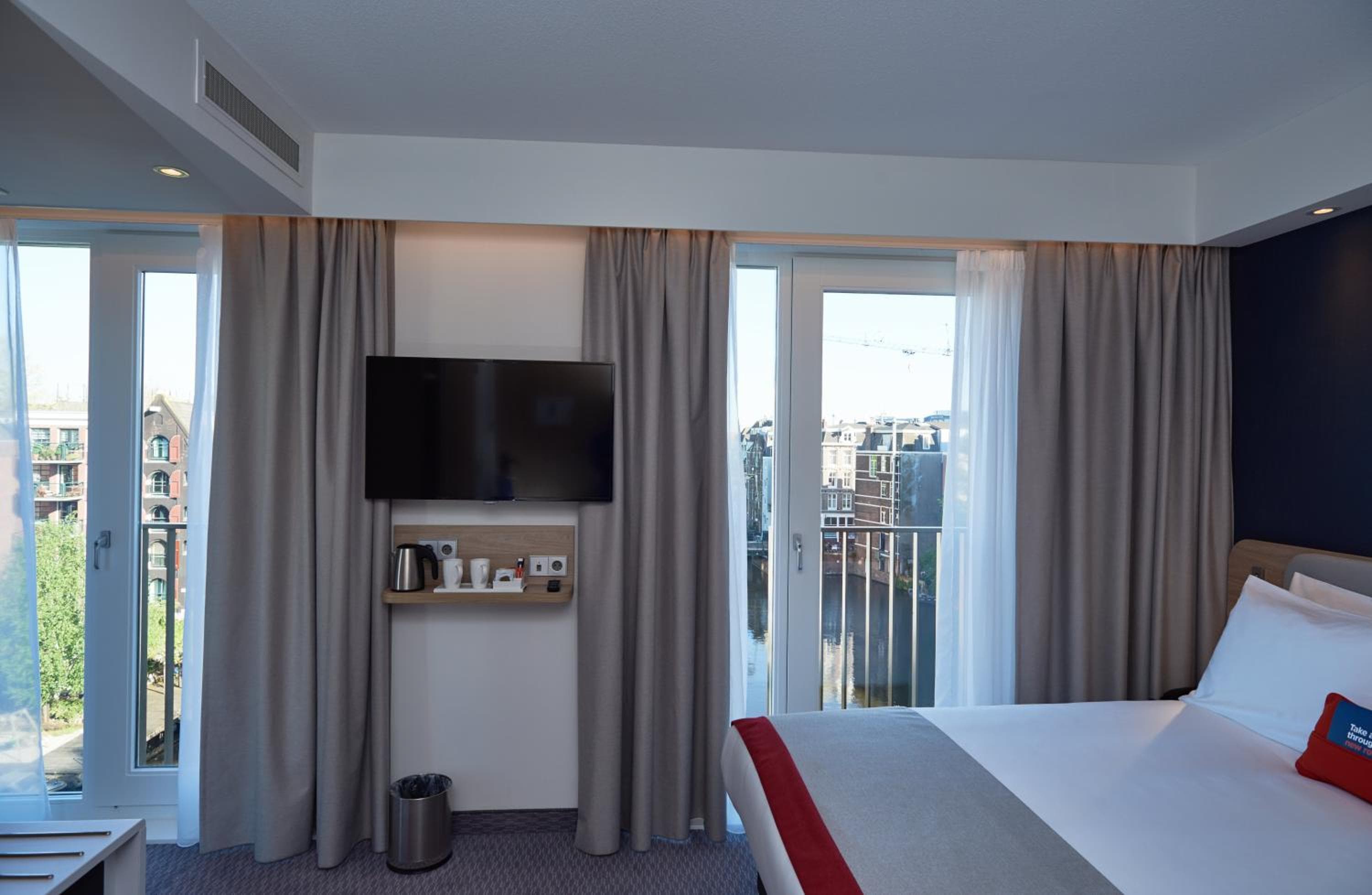 Holiday Inn Express Amsterdam - City Hall by IHG — 8
