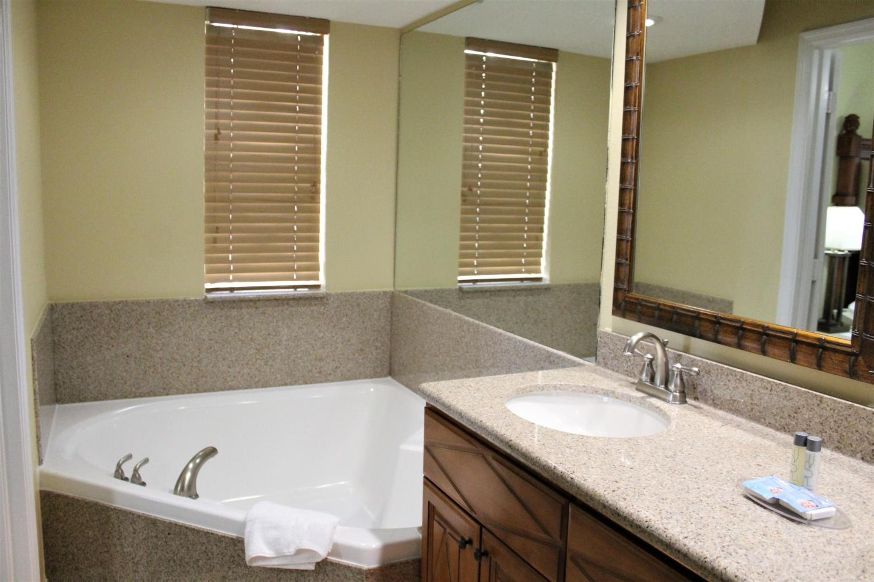Hilton Vacation Club Cypress Pointe Orlando — 4