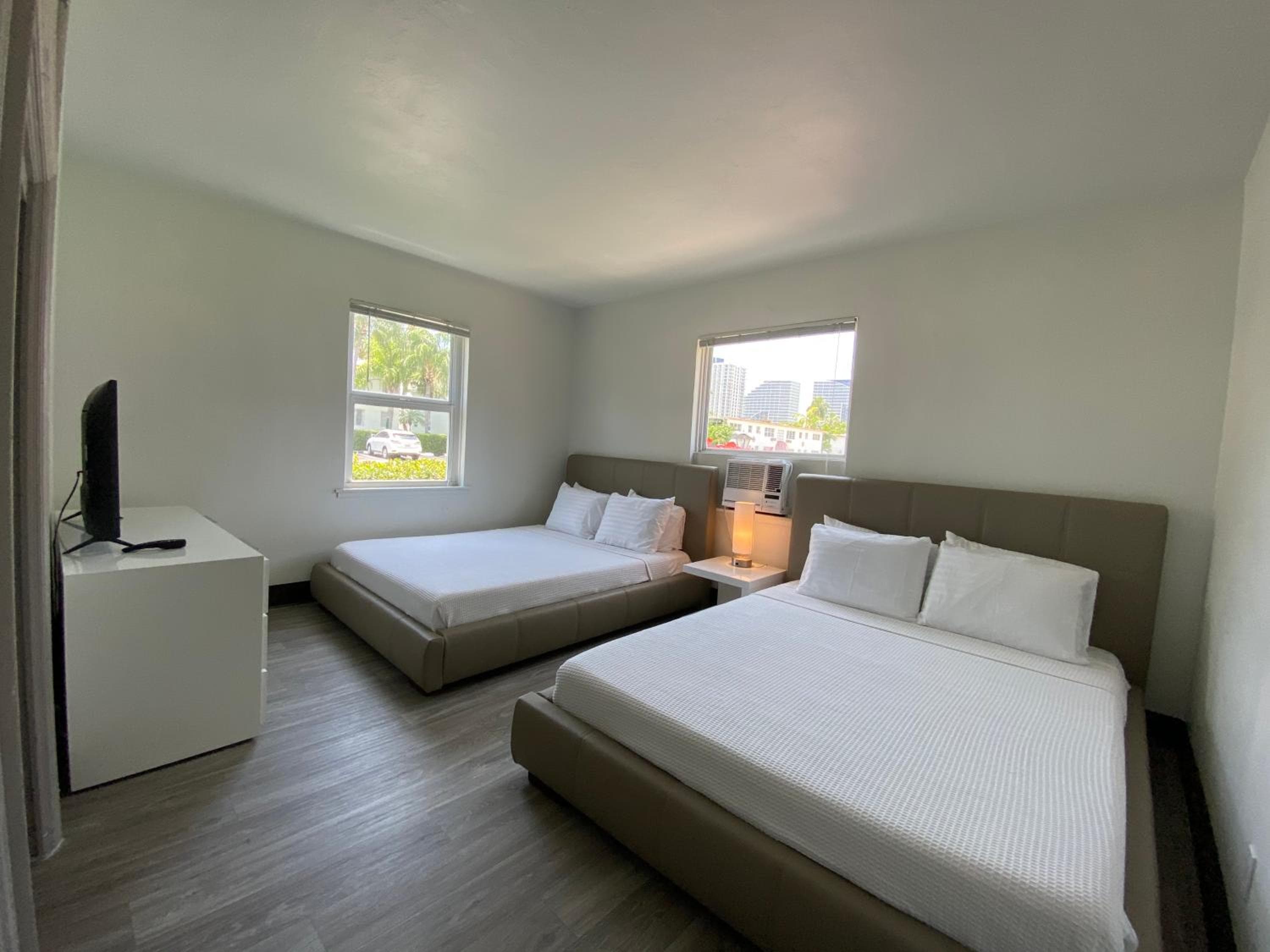 Rolo Beach Hotel — 24