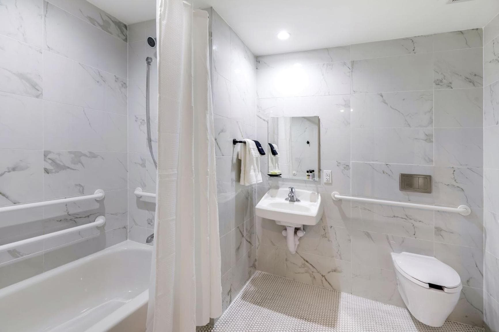 Ocean Treasure Beachside Suites — 2
