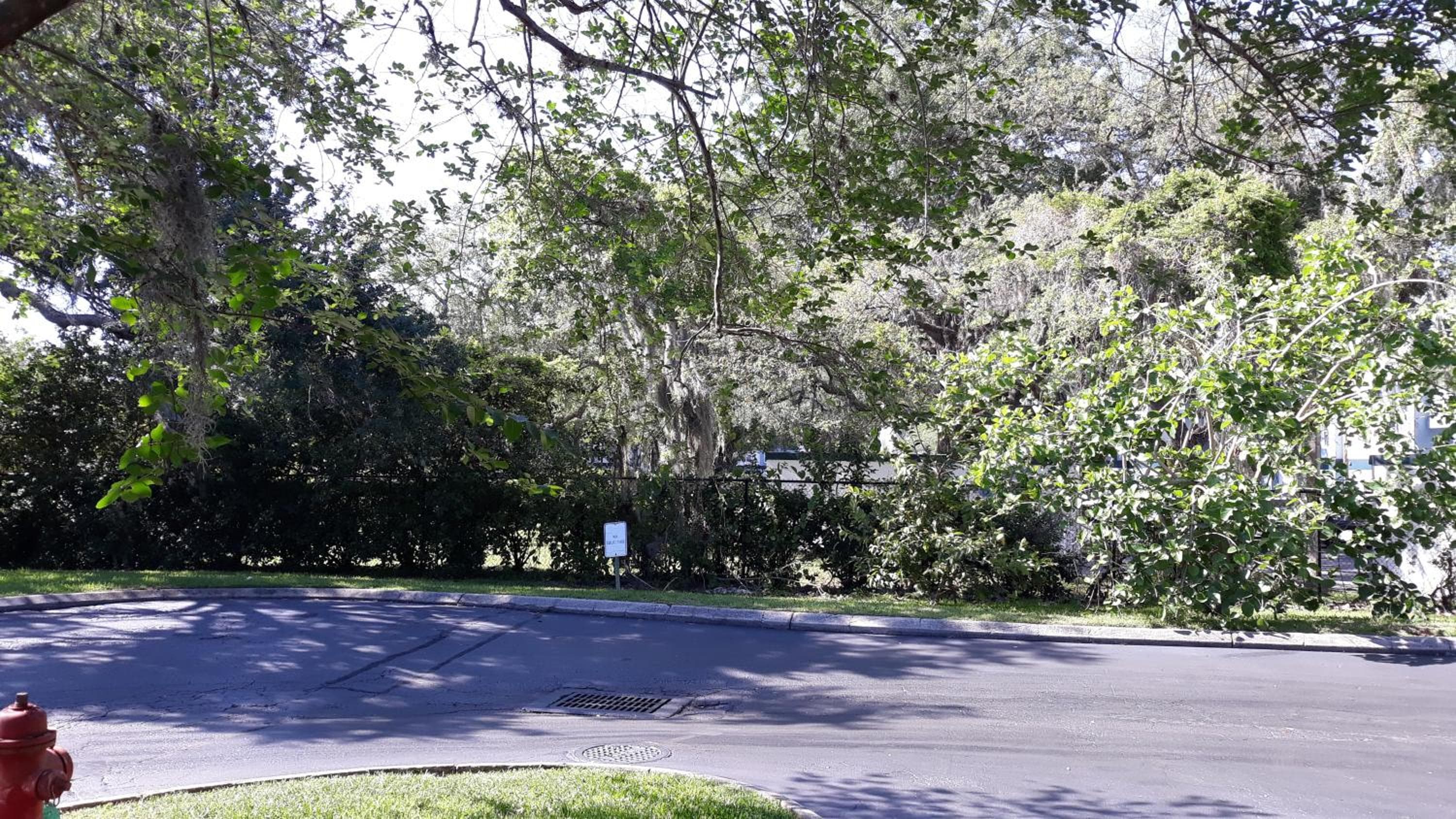 Ramada by Wyndham Temple Terrace/Tampa Norte — 11