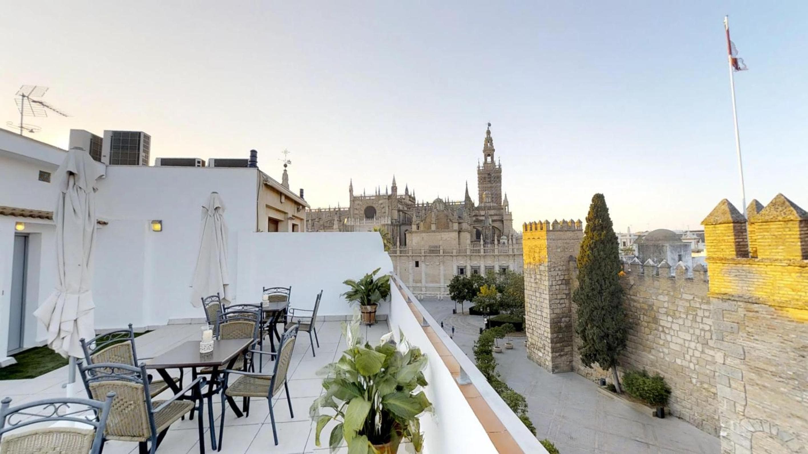 Suites Murillo Alcázar — 17