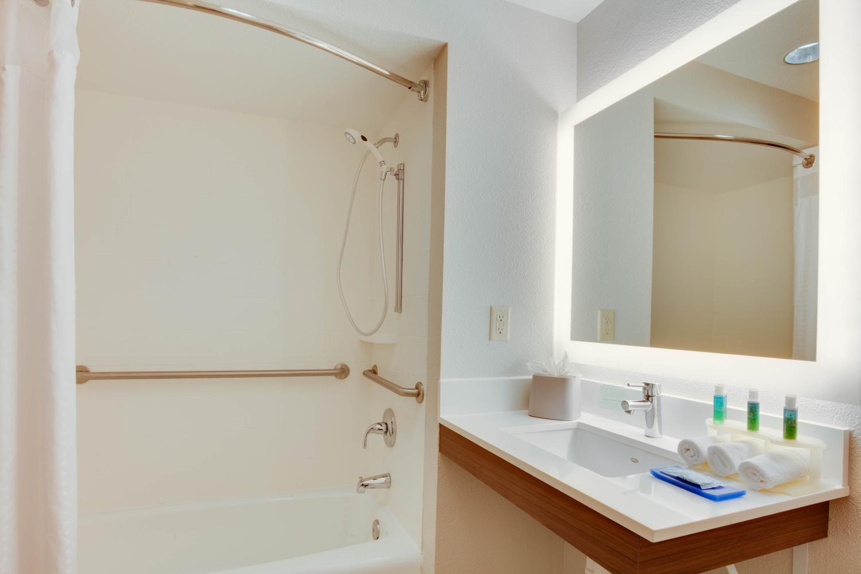 Holiday Inn Express & Suites Orlando International Airport, un hotel IHG — 25