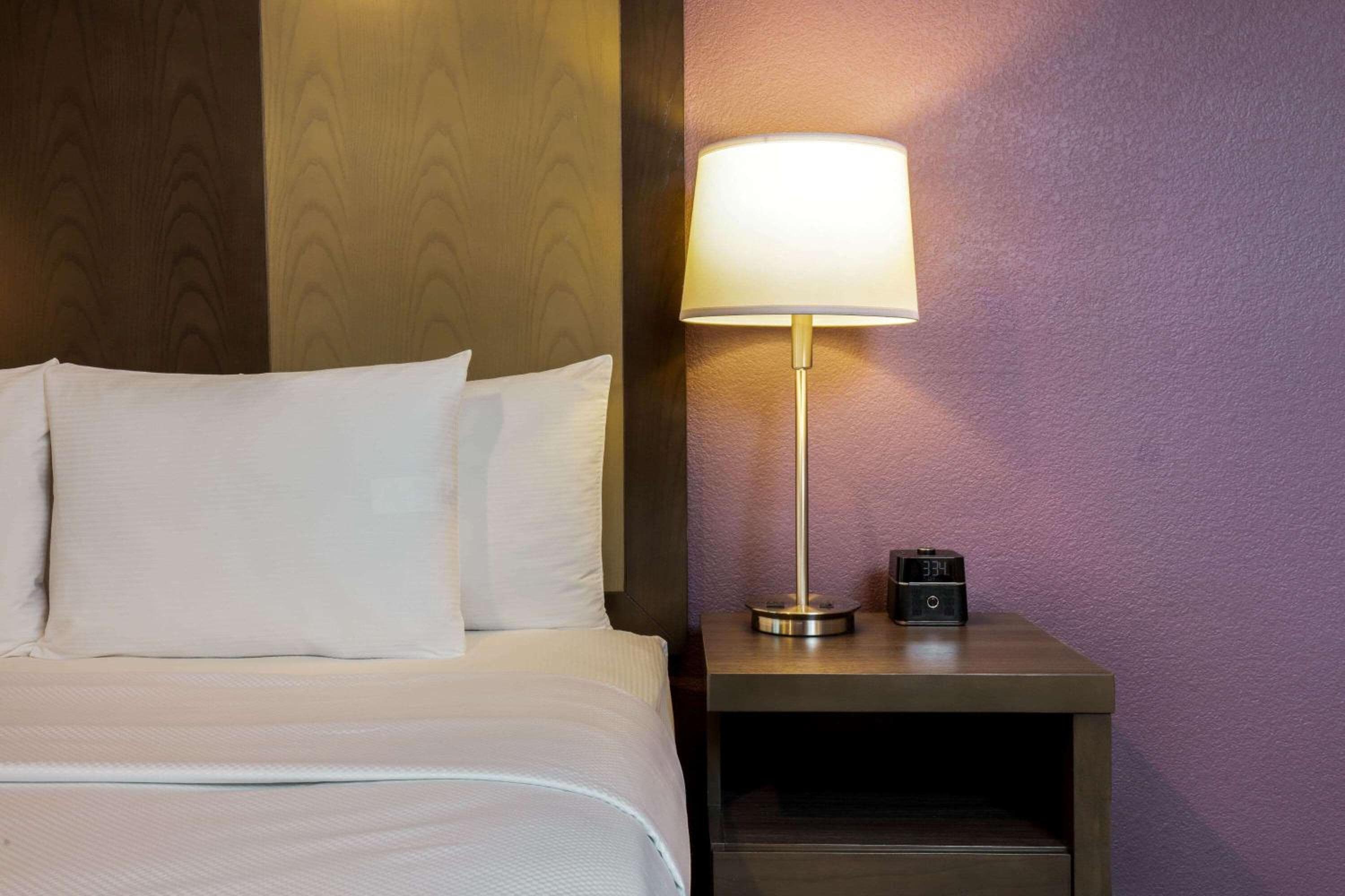 La Quinta Inn & Suites by Wyndham Las Vegas Nellis — 18