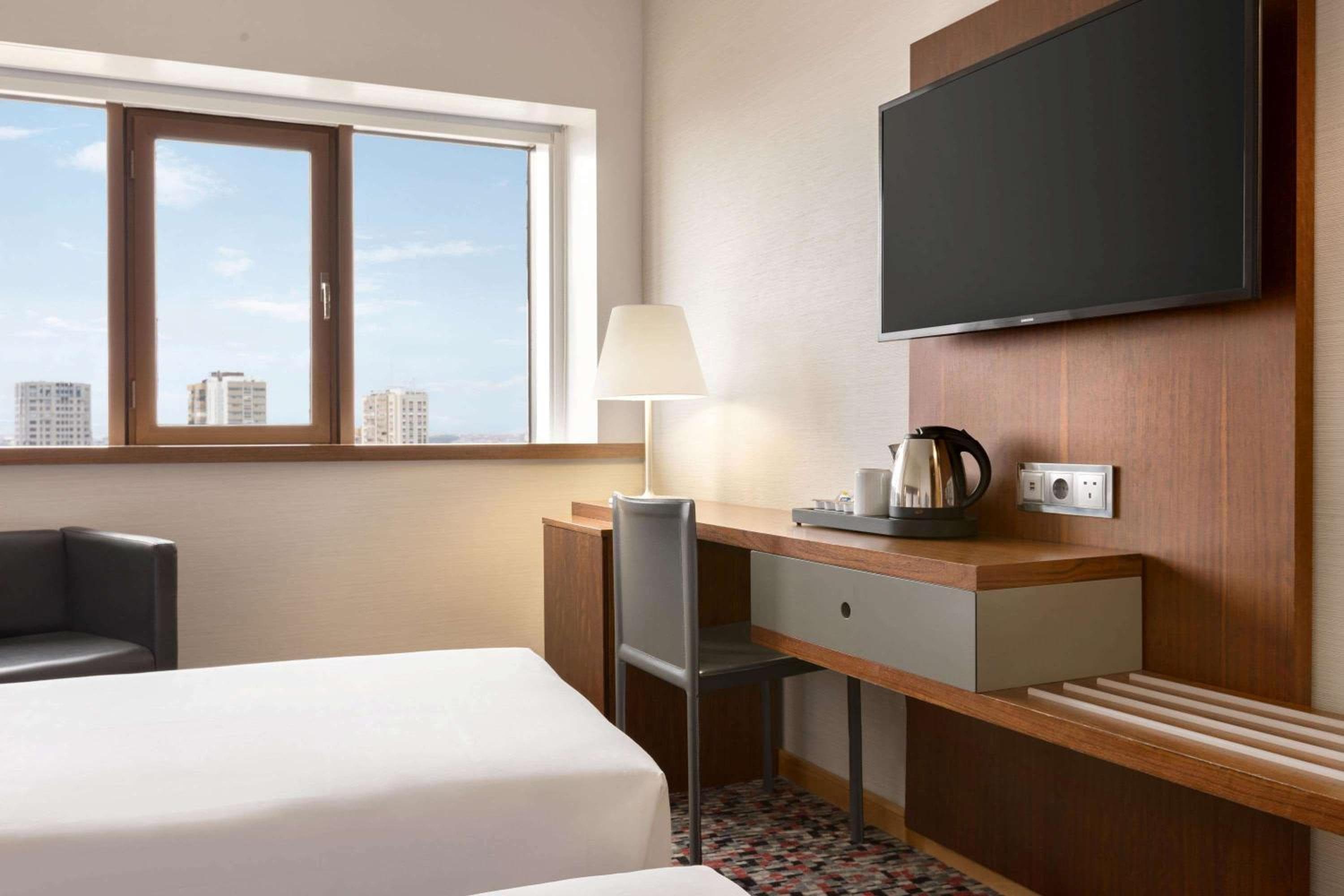 Ramada by Wyndham Lisbon — 17