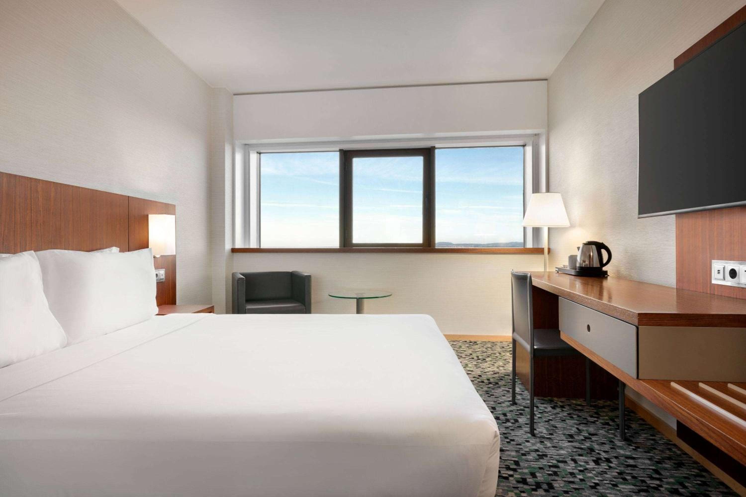 Ramada by Wyndham Lisbon — 2