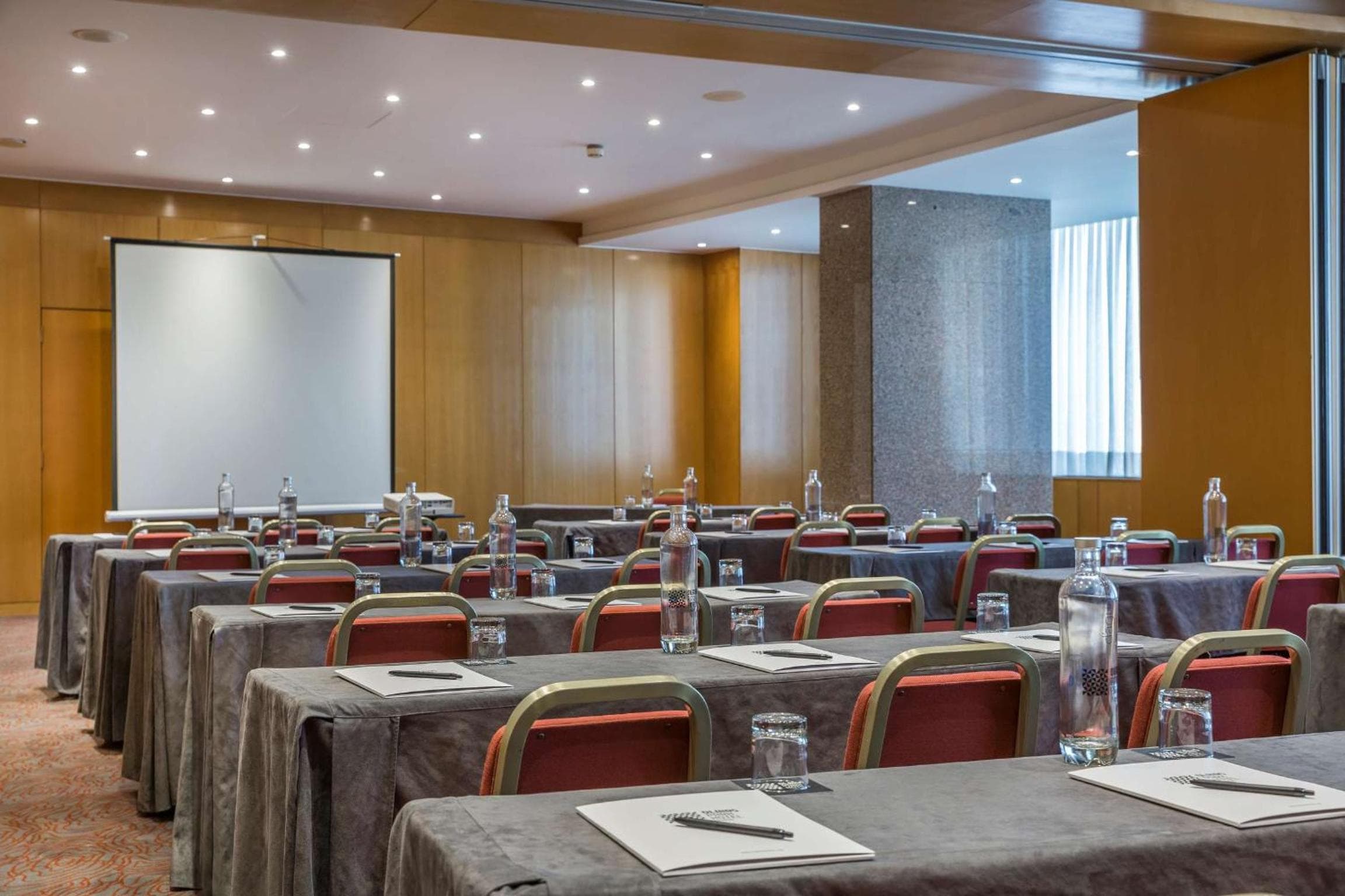 Ramada by Wyndham Lisbon — 30
