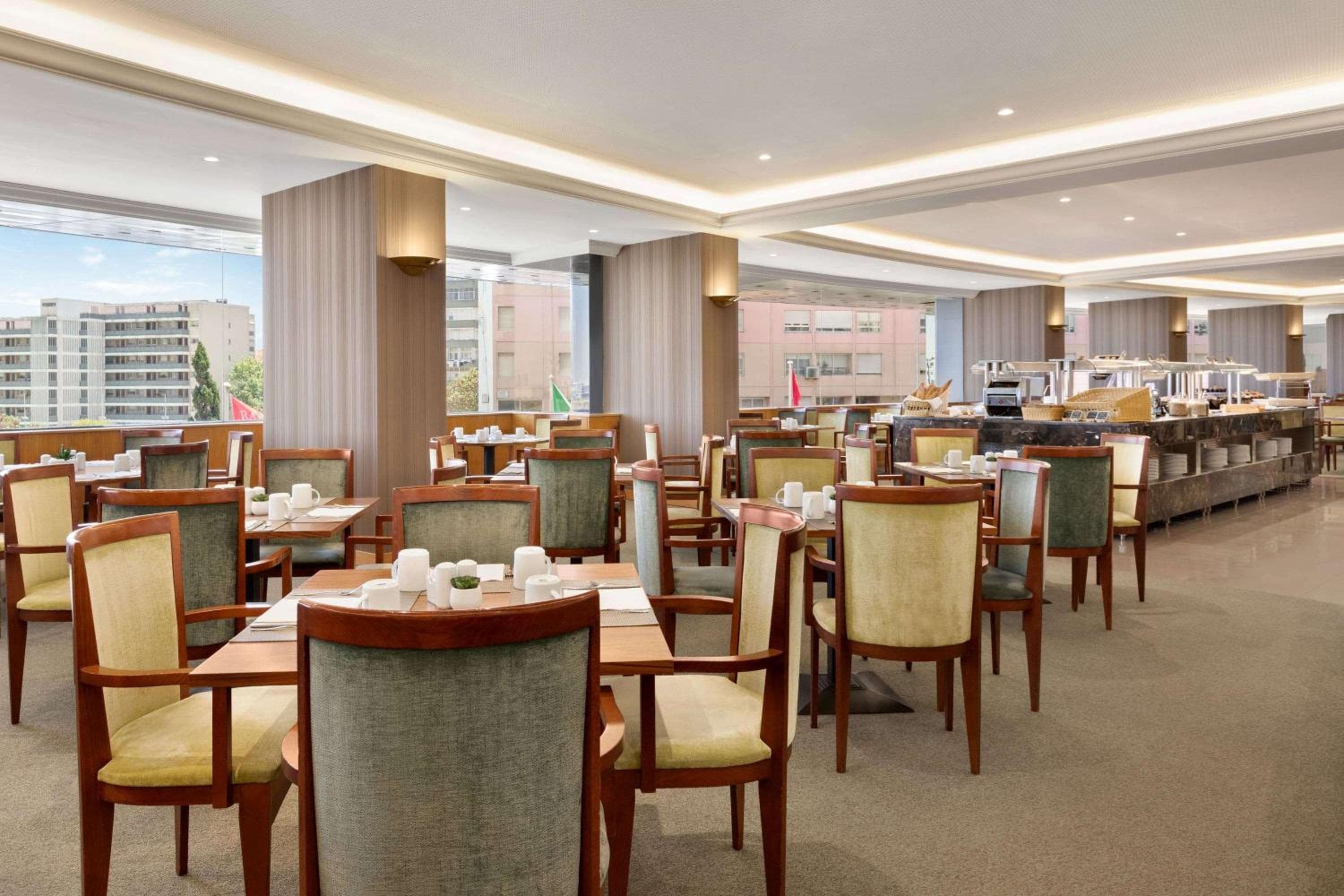 Ramada by Wyndham Lissabon — 29
