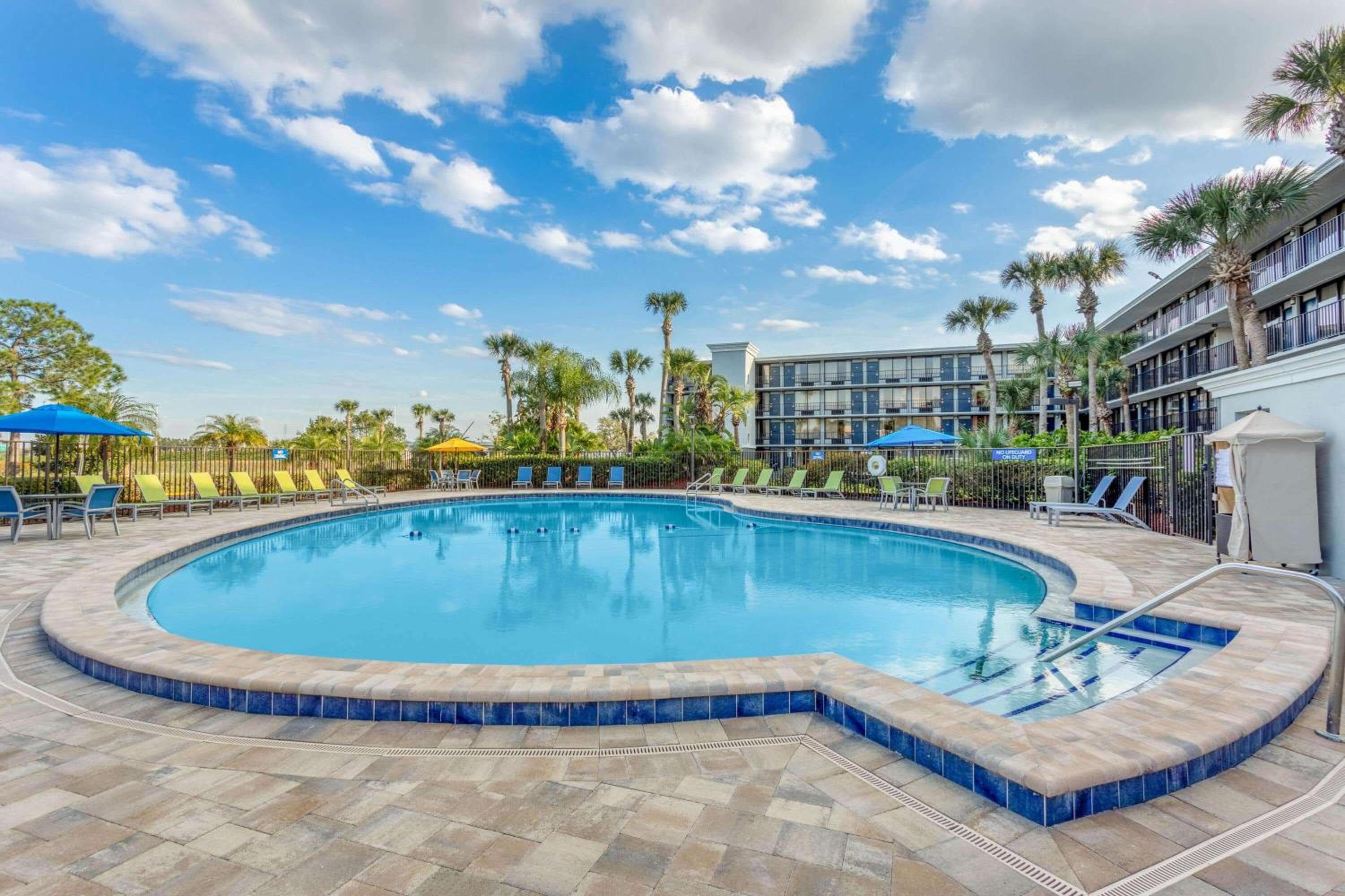 Days Inn by Wyndham Orlando Conv. Center/International Dr — 9