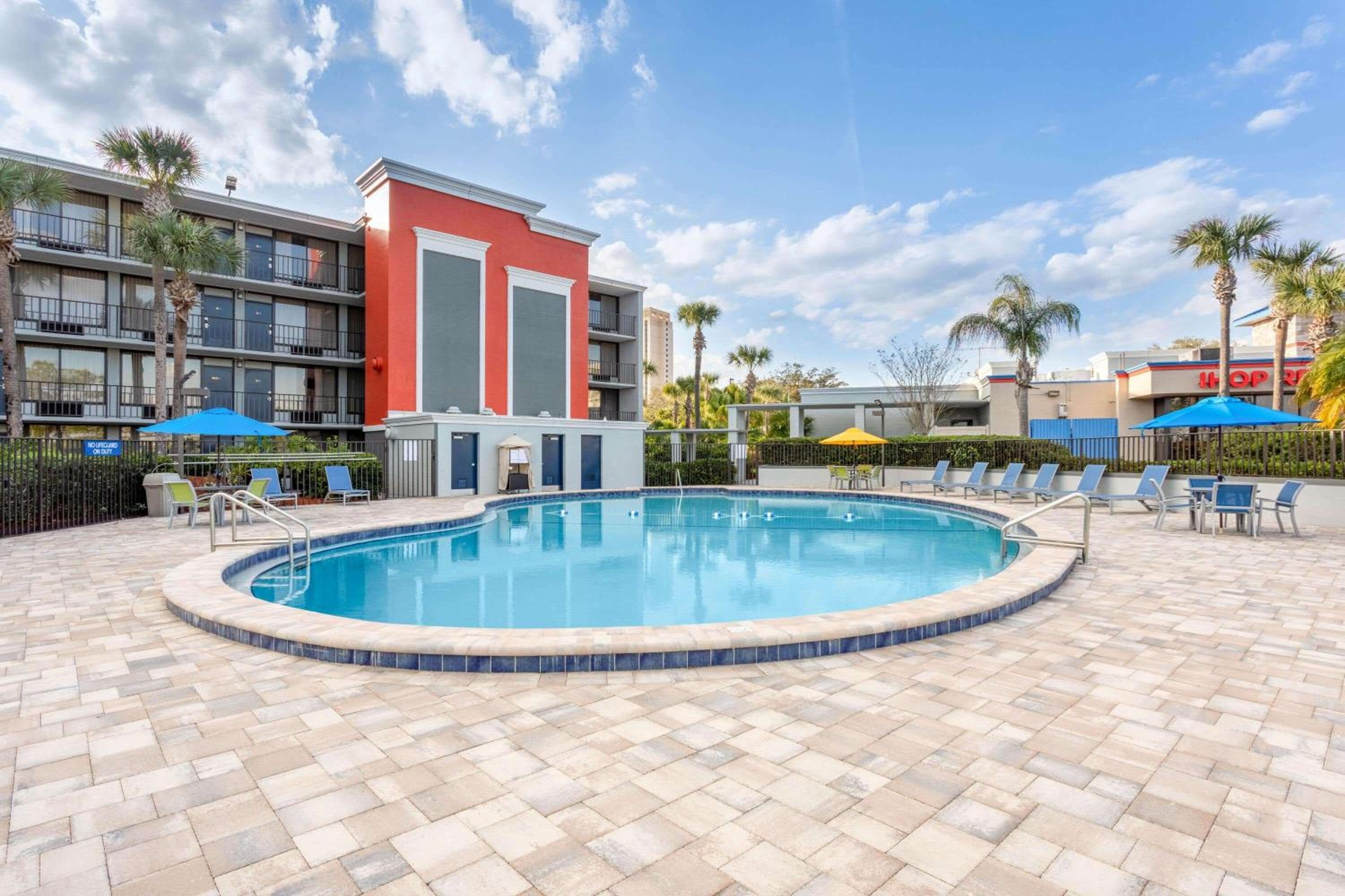 Days Inn by Wyndham Orlando Conv. Center/International Dr — 10