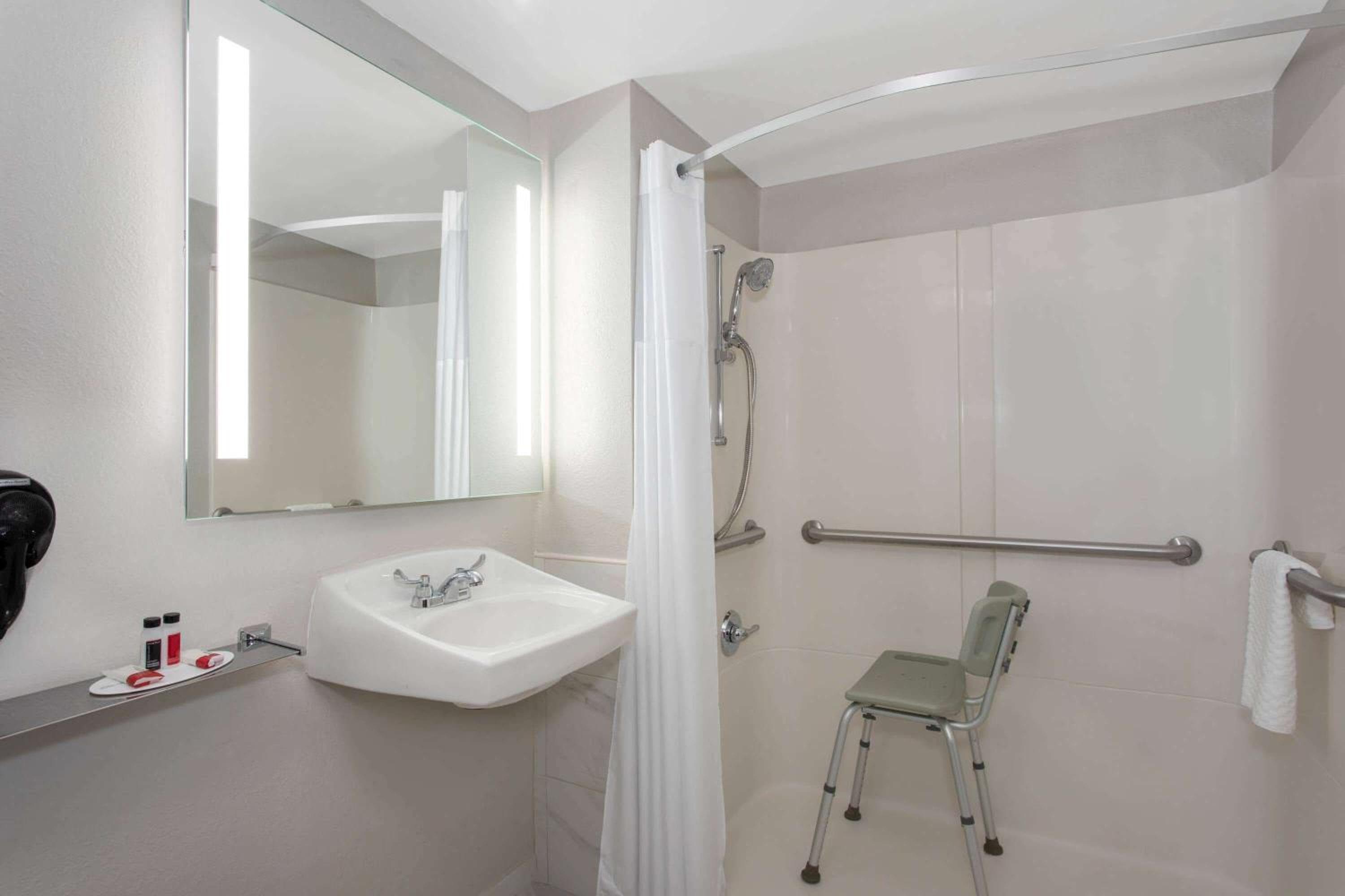 Days Inn by Wyndham Orlando Conv. Center/International Dr — 15