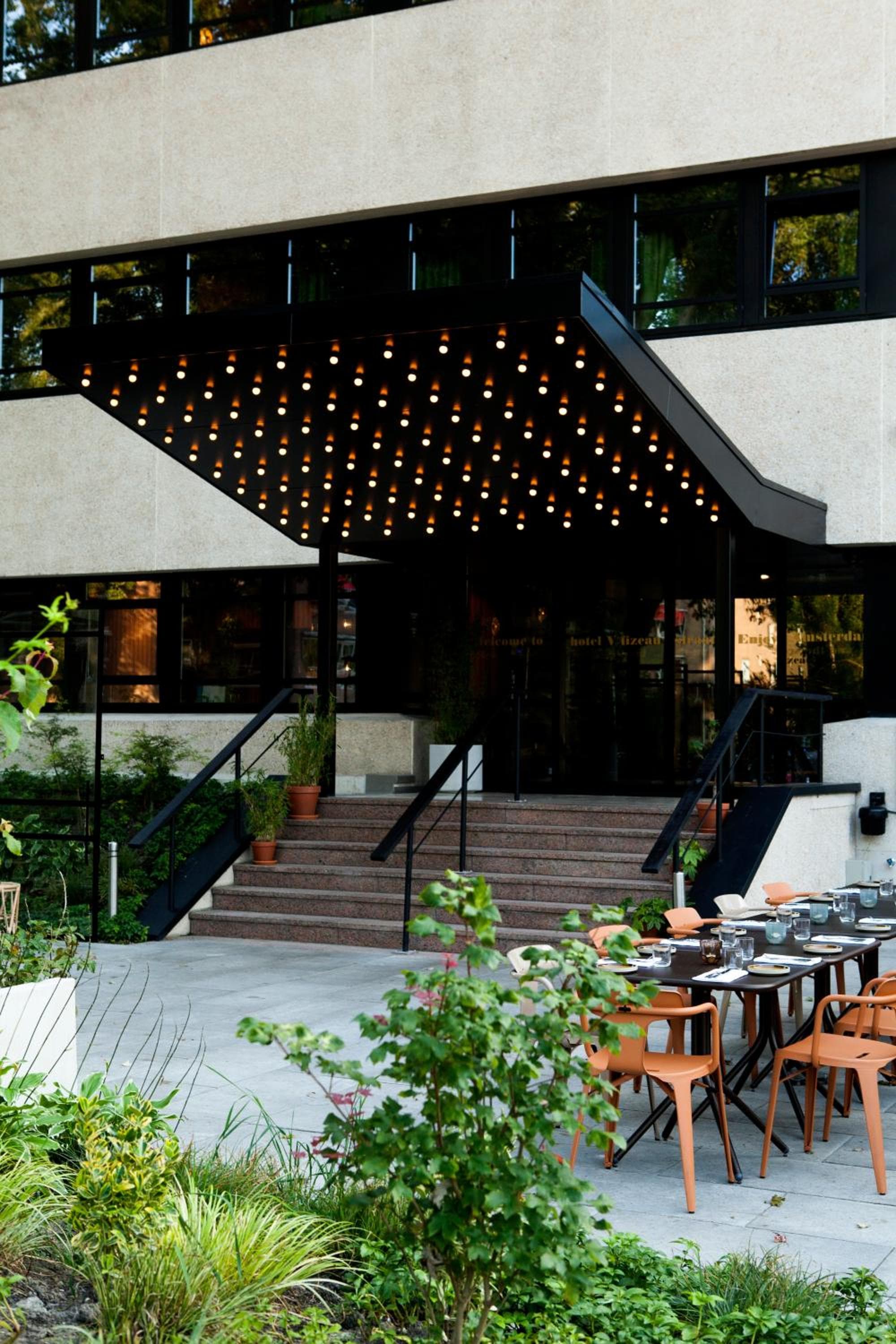 Hotel V Fizeaustraat — 1